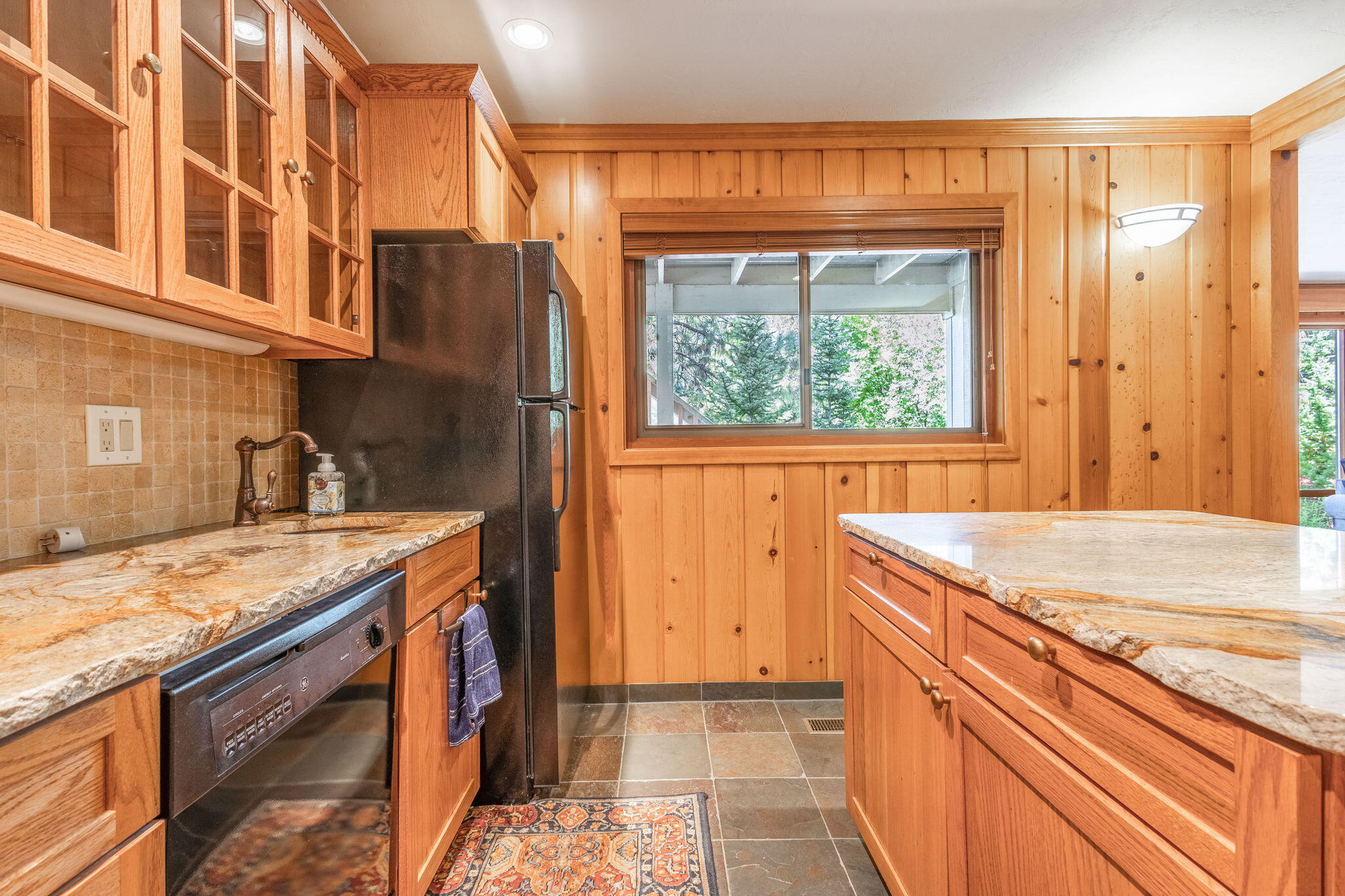 56835 Deschutes Lane, 10 10