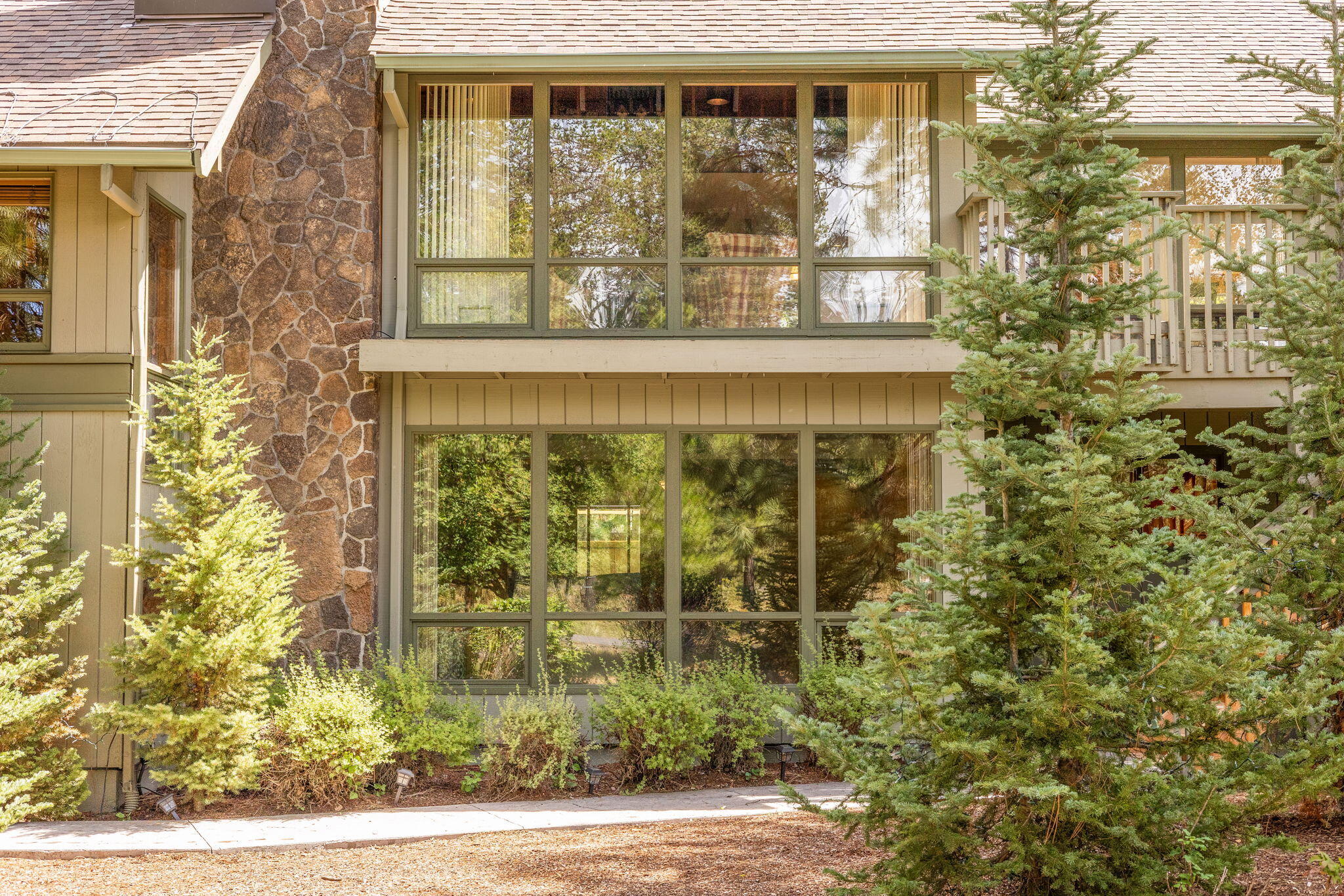 56835 Deschutes Lane, 10 10