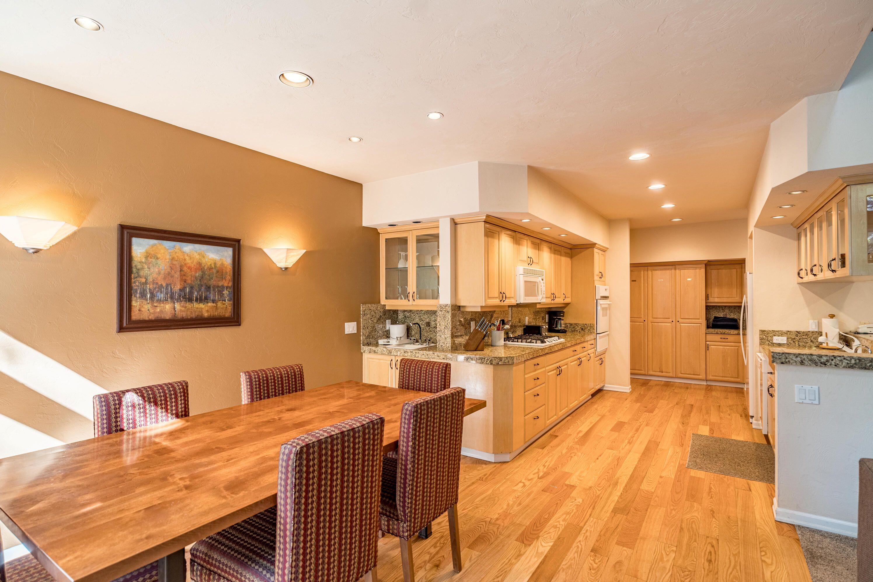 57022 Peppermill Circle, 21E