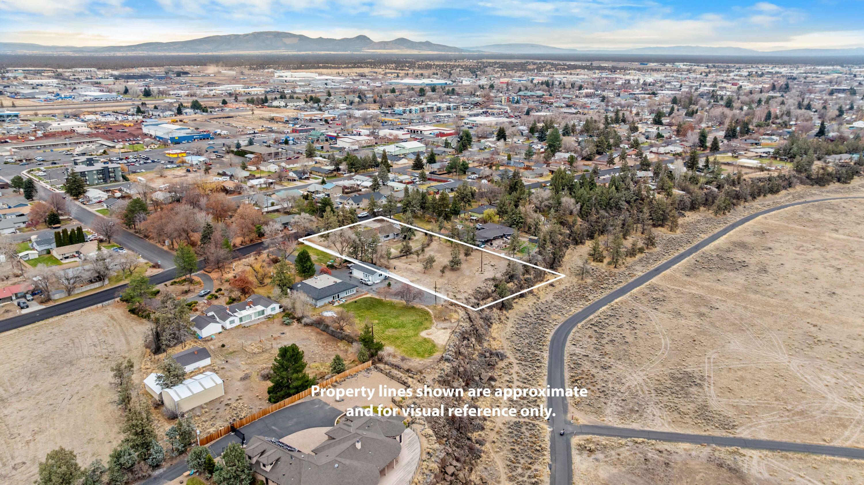 1123 NW Canyon Drive