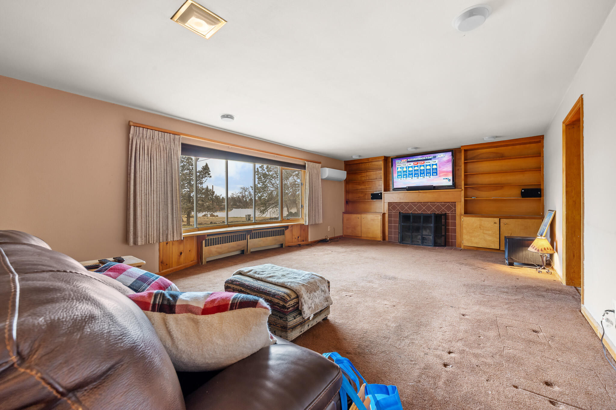 1123 NW Canyon Drive