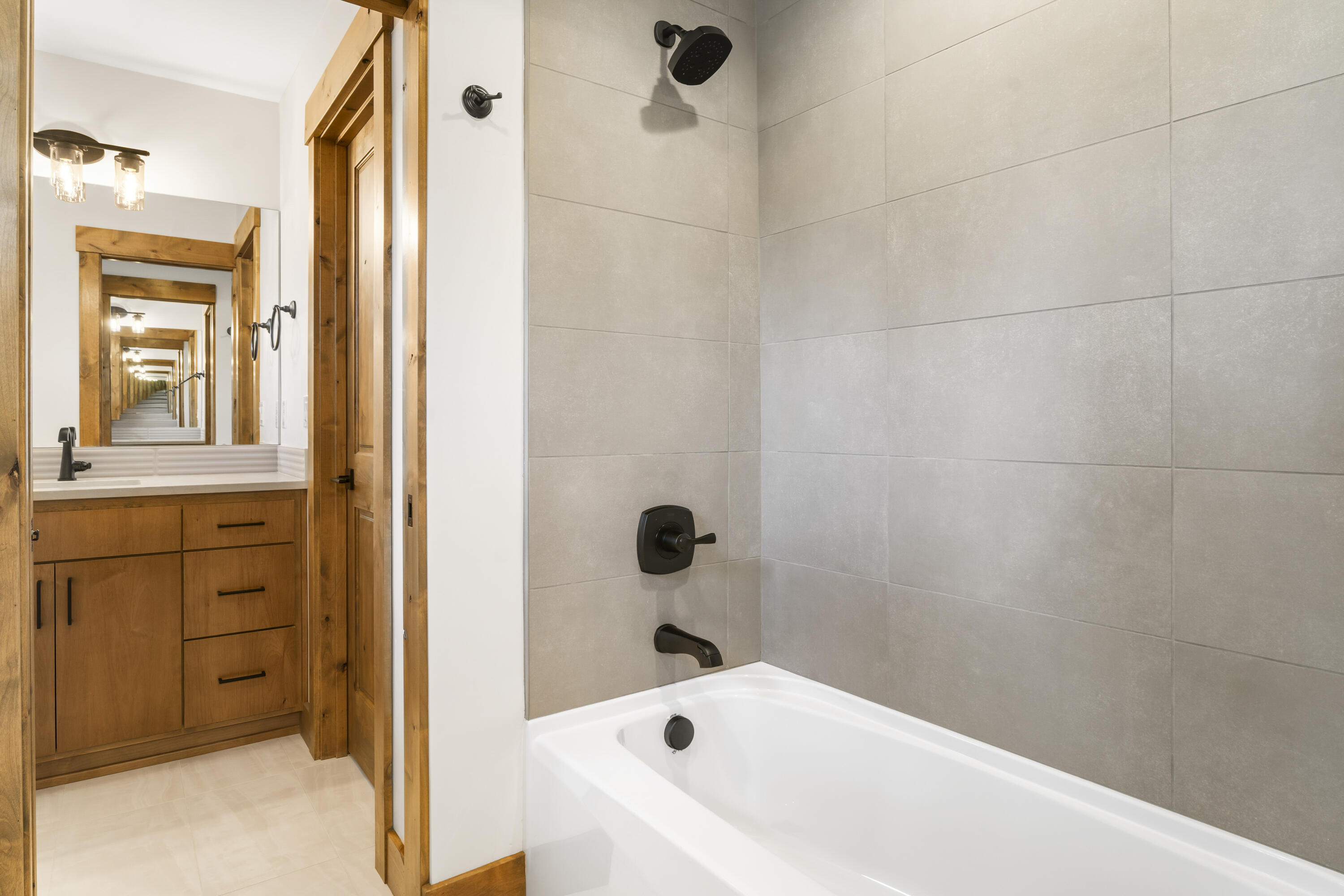 17818 Preservation Loop, 492