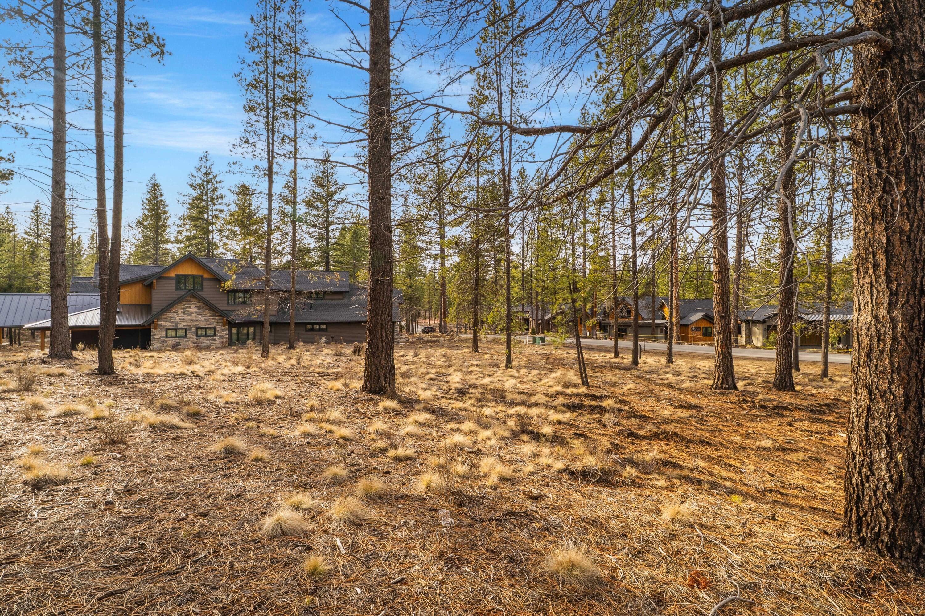 56239 Mirror Rock Loop, 369