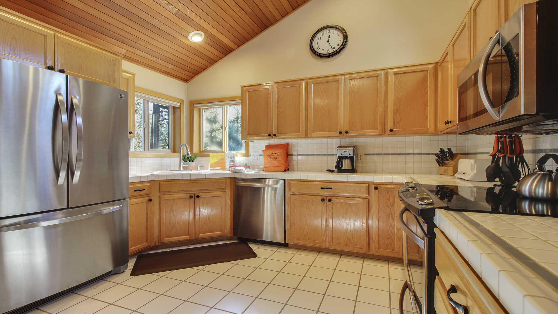 18074 E Butte Lane, 20 E. Butte