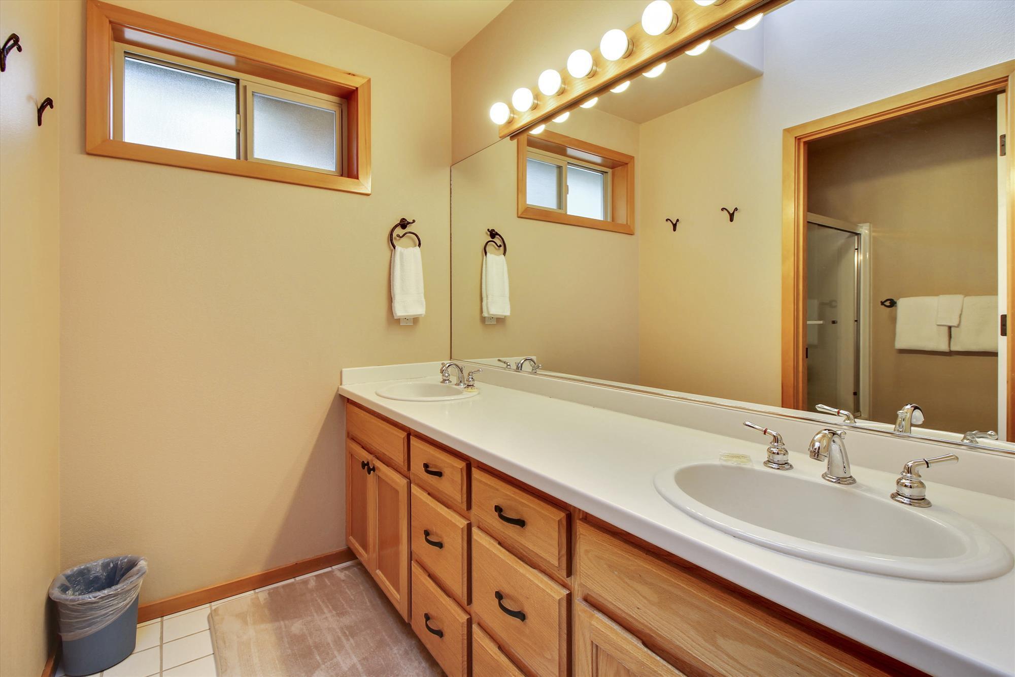 18074 E Butte Lane, 20 E. Butte