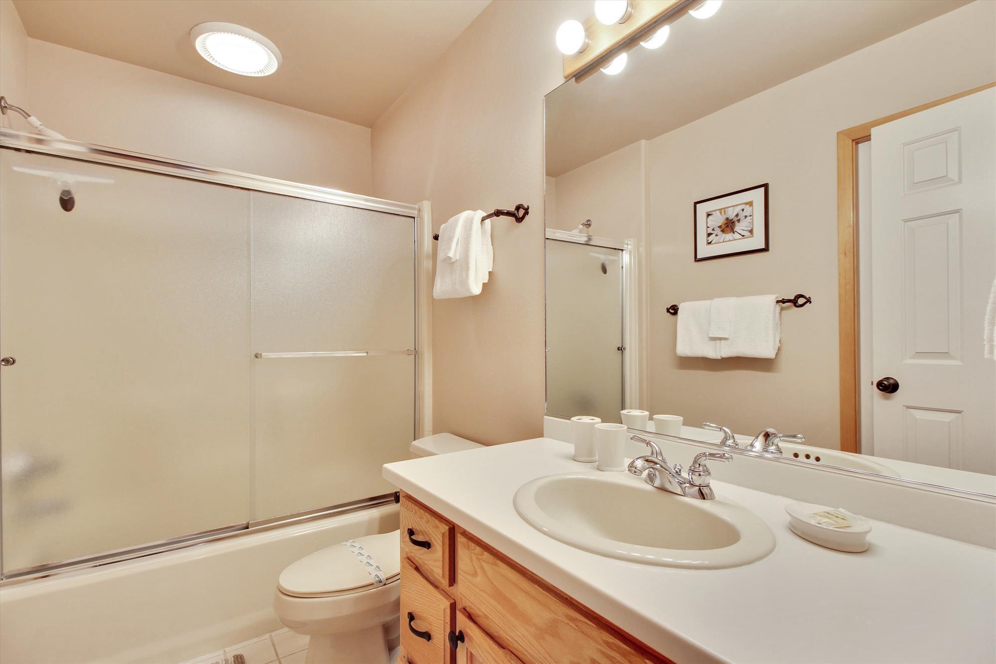 18074 E Butte Lane, 20 E. Butte