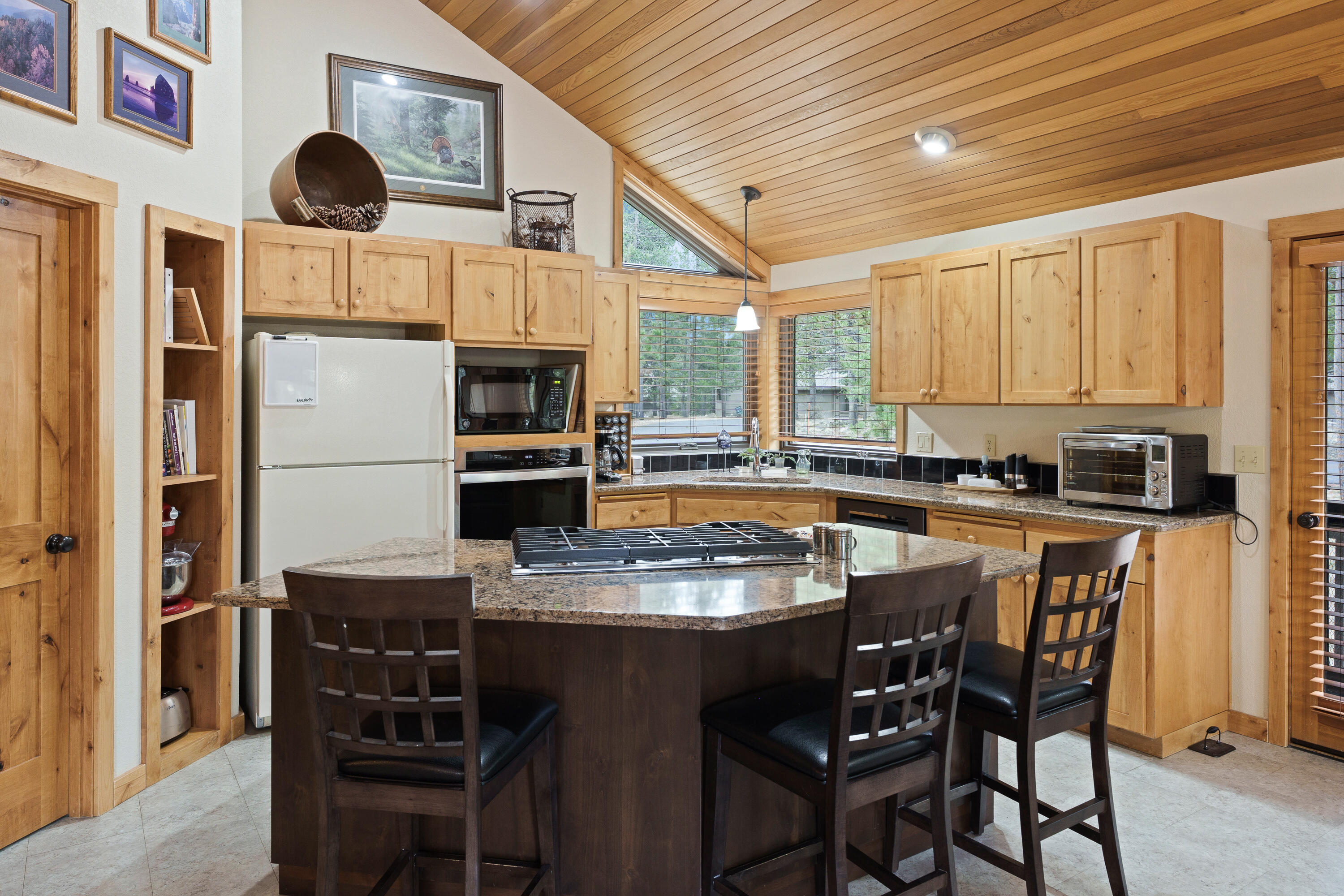 57809 Mount Rainier Lane, 11