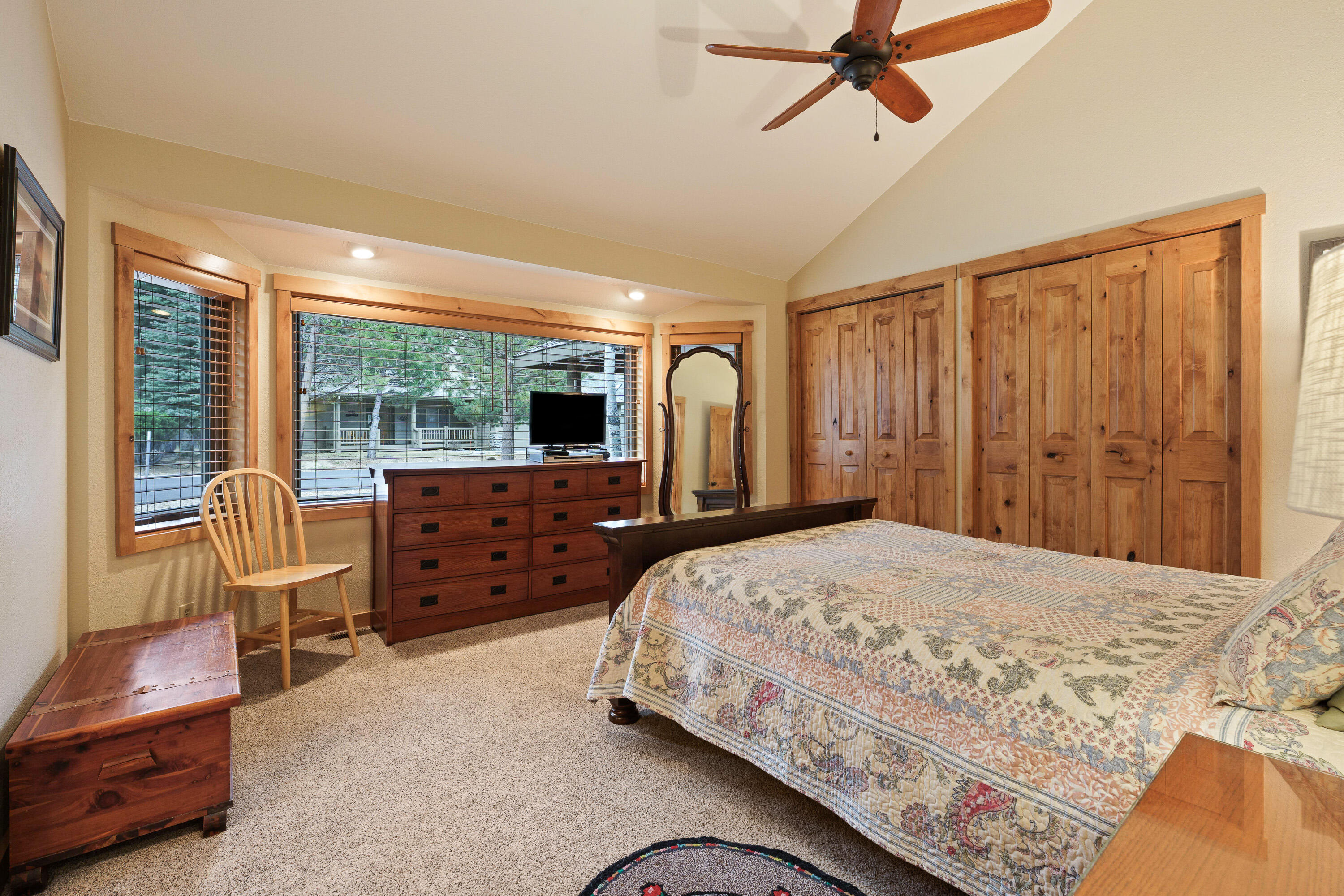 57809 Mount Rainier Lane, 11