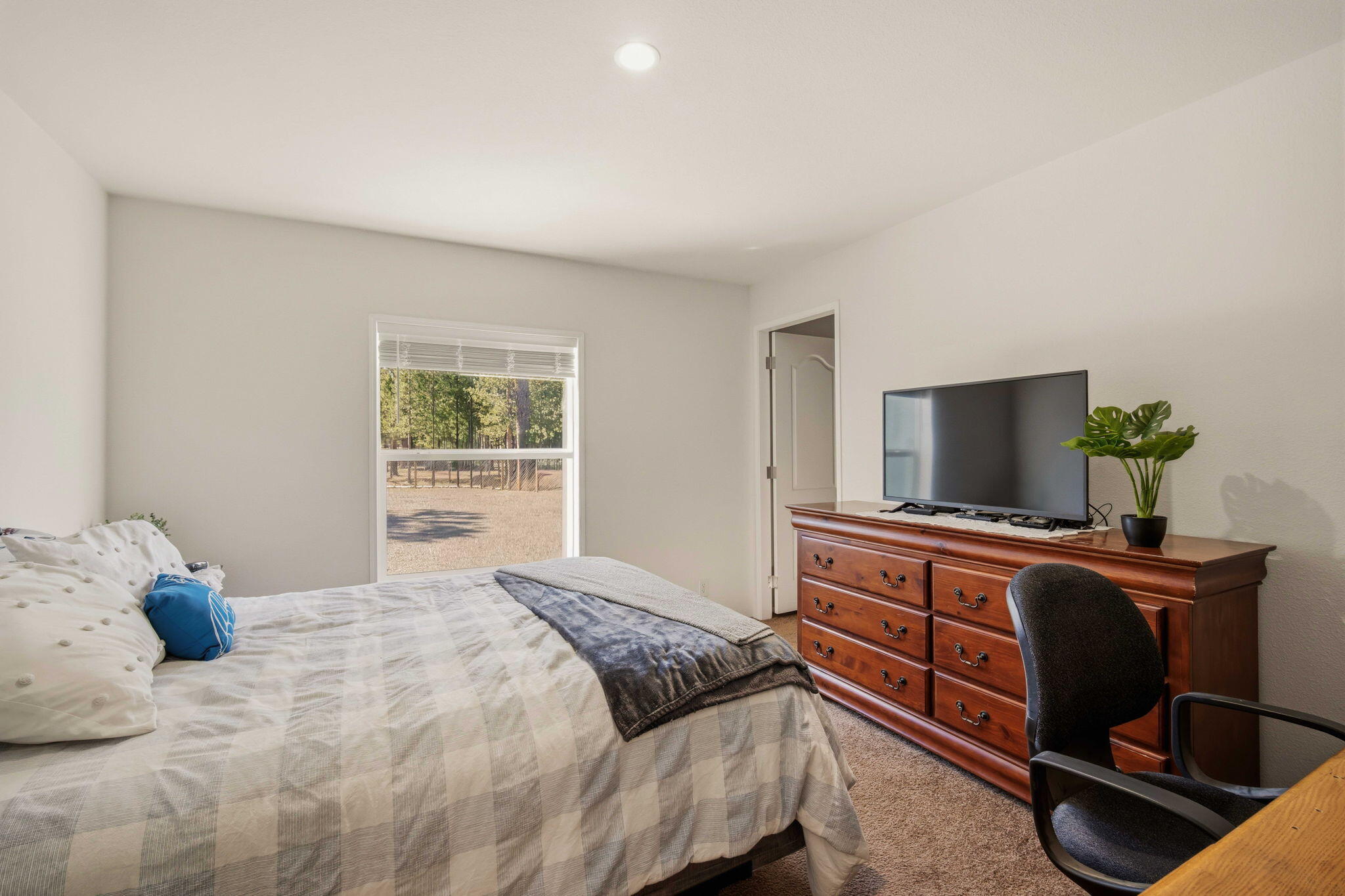 12411 Larchwood Drive