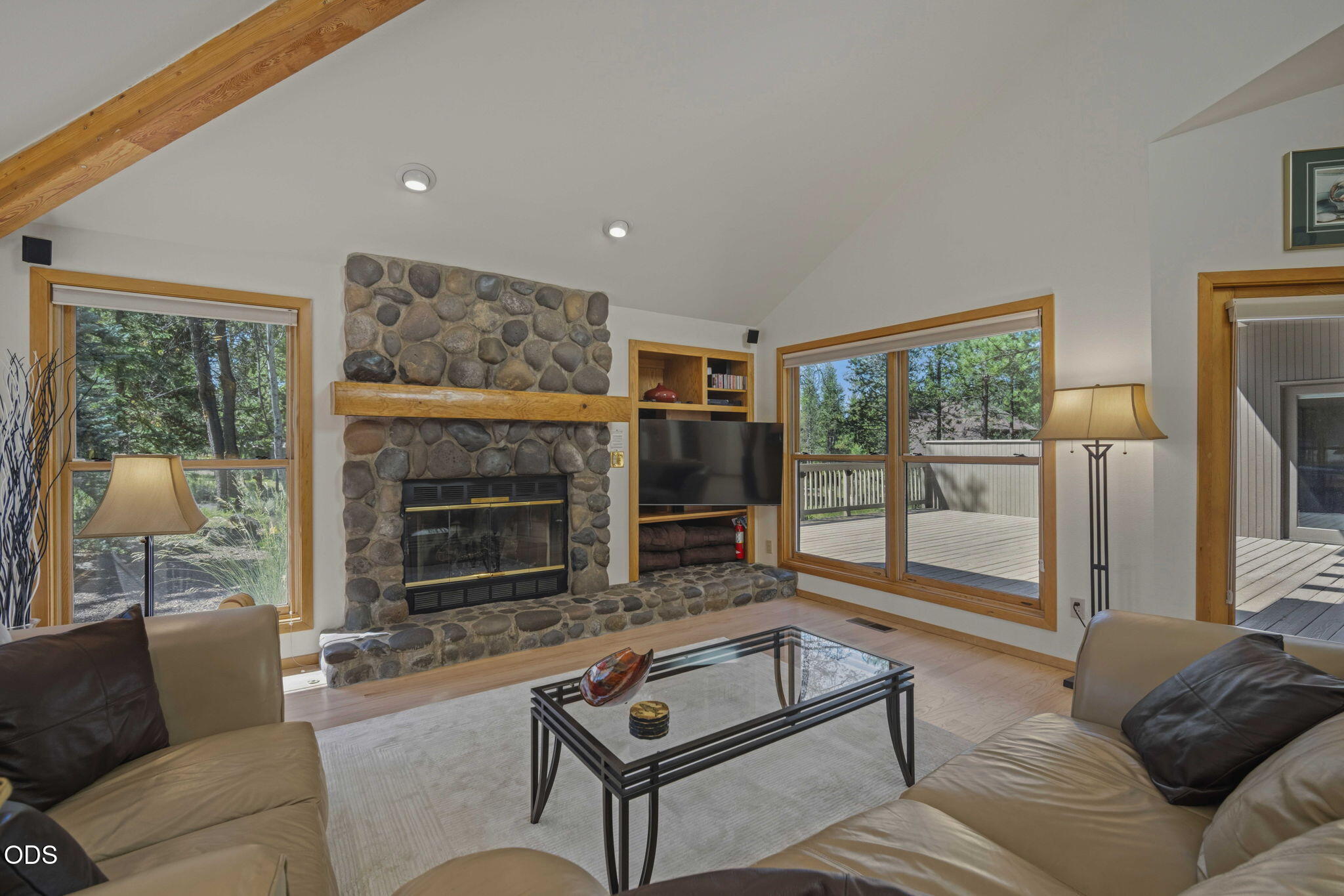 57627 Cultus Lane, 8