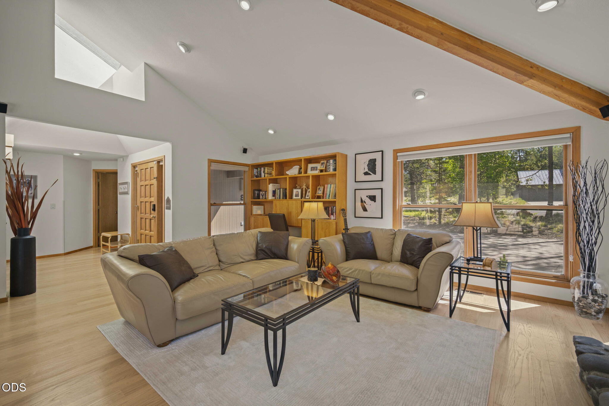 57627 Cultus Lane, 8