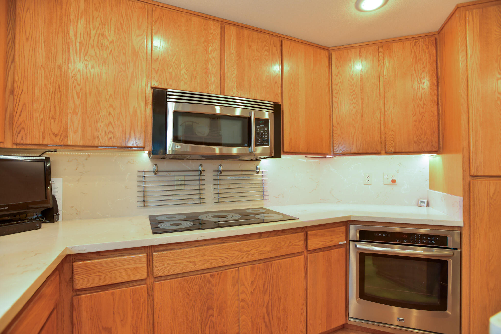 57627 Cultus Lane, 8