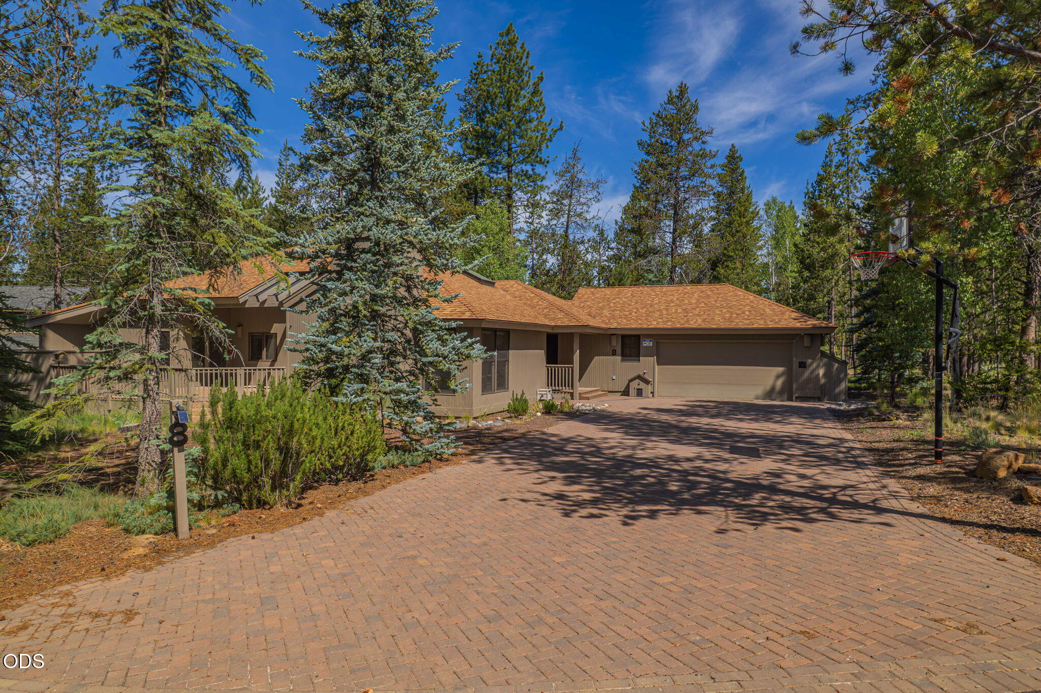 57627 Cultus Lane, 8