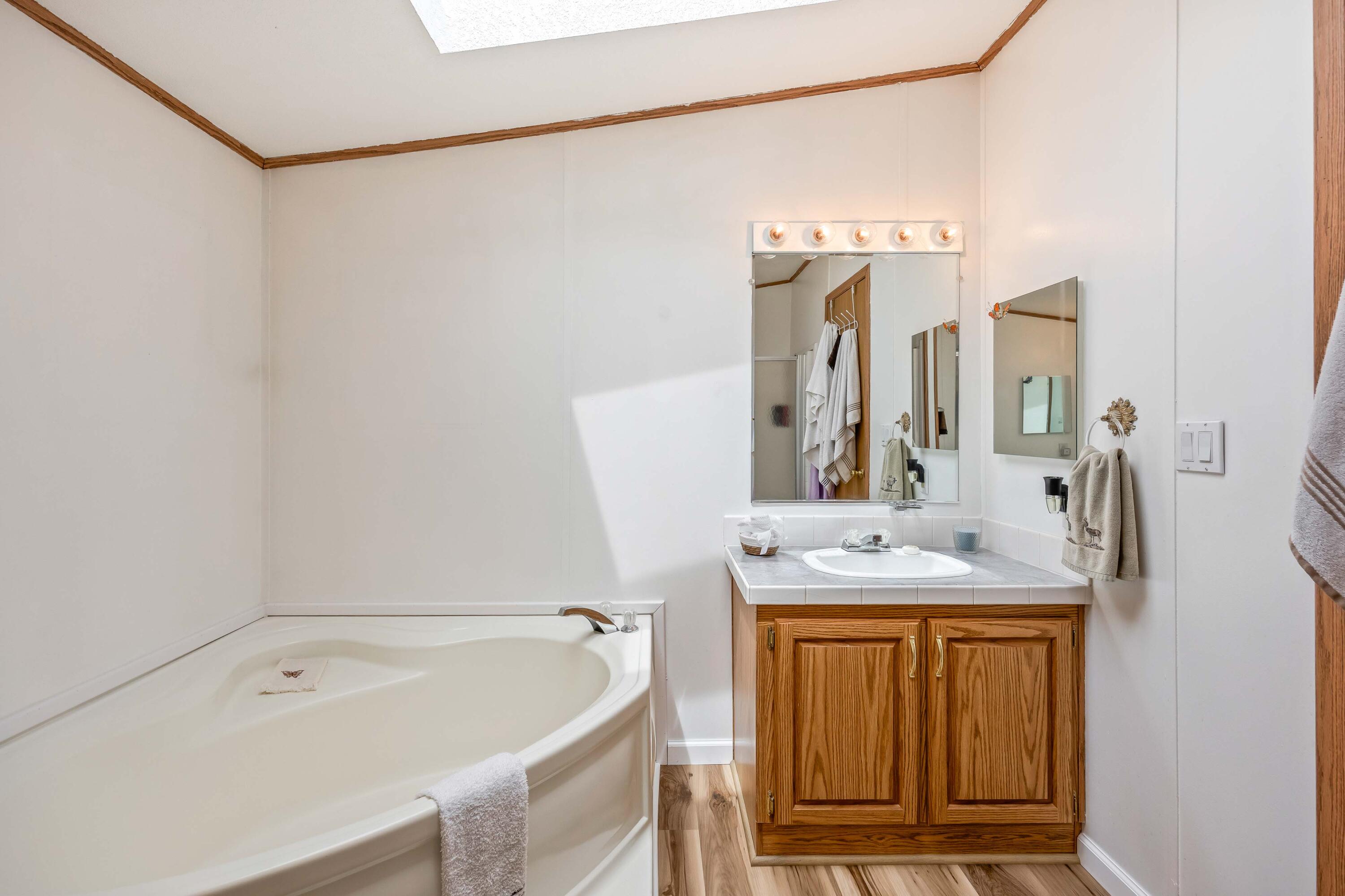52315 Lechner Lane