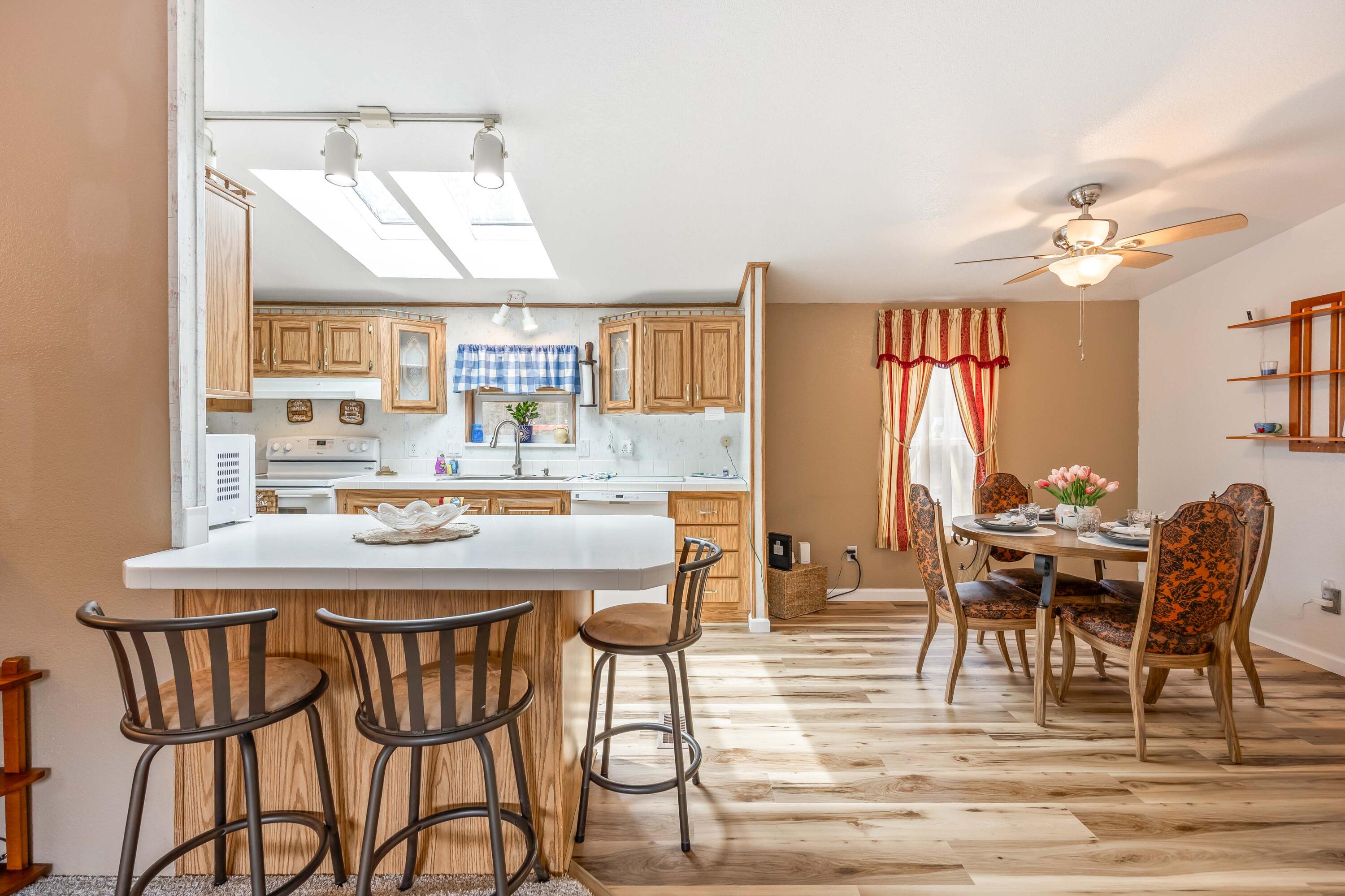52315 Lechner Lane