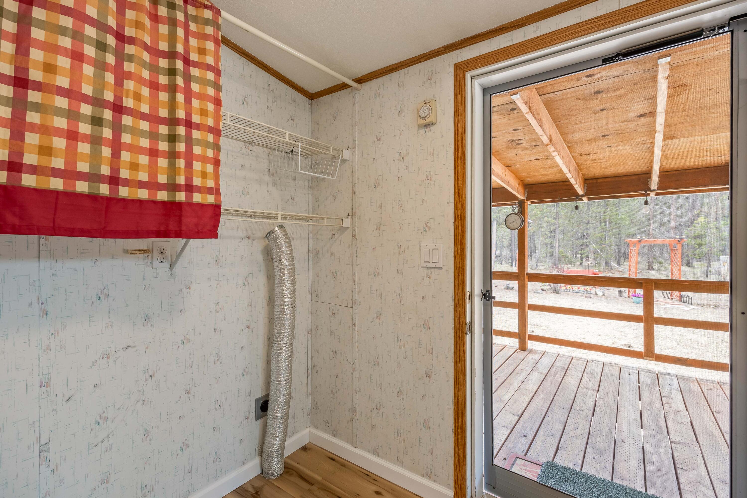 52315 Lechner Lane