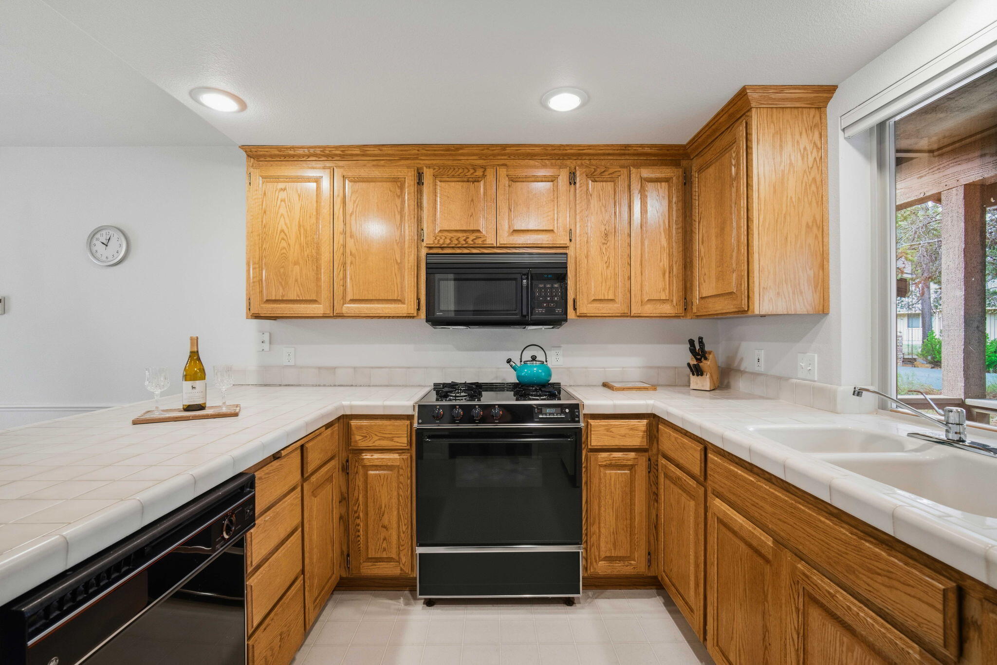 18252 Ollalie Lane, 10