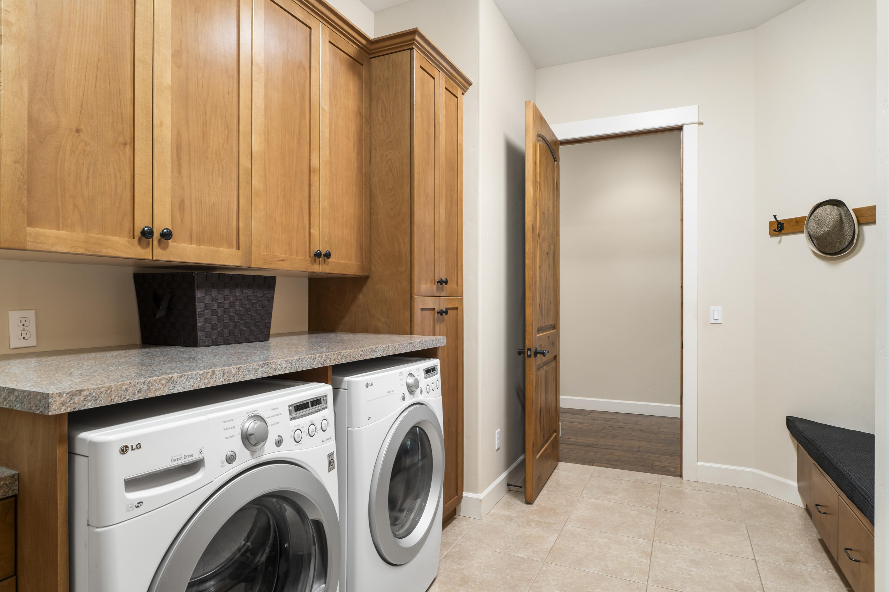 56155 Sable Rock Loop, 277