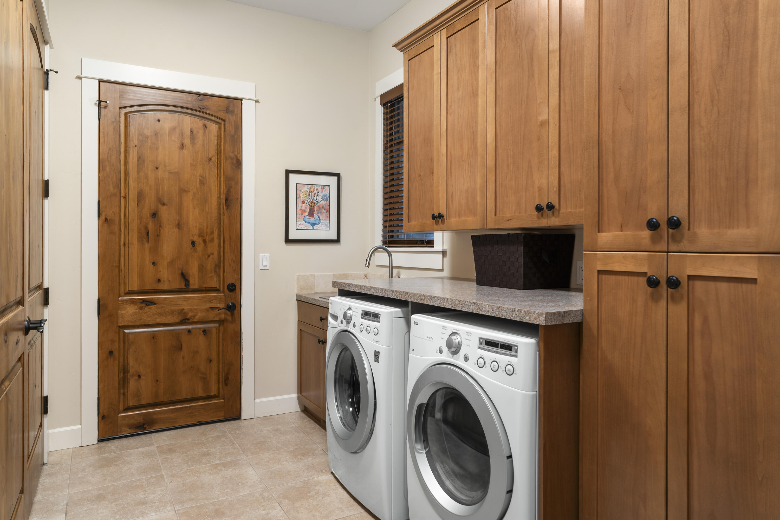 56155 Sable Rock Loop, 277