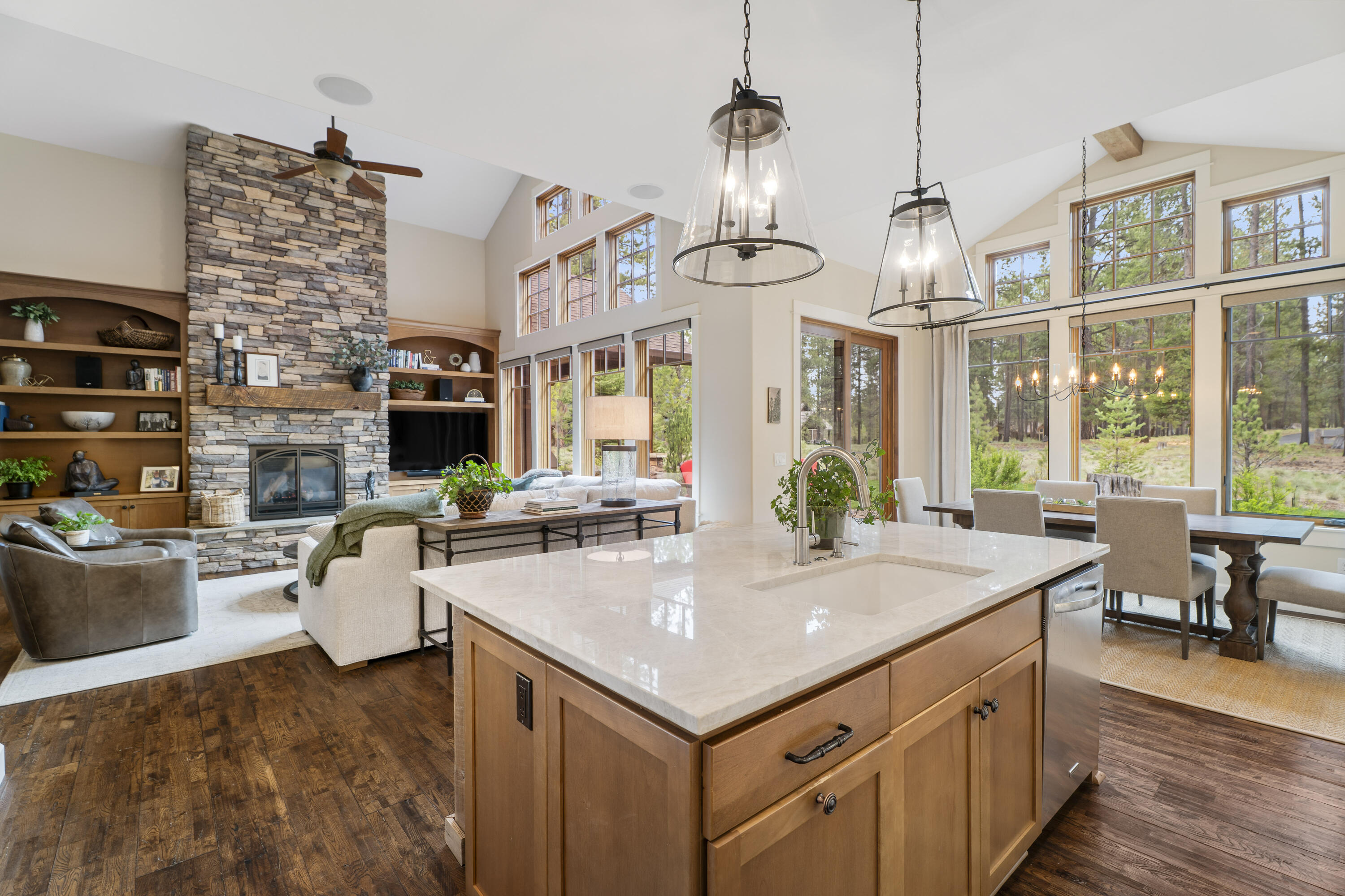 56155 Sable Rock Loop, 277