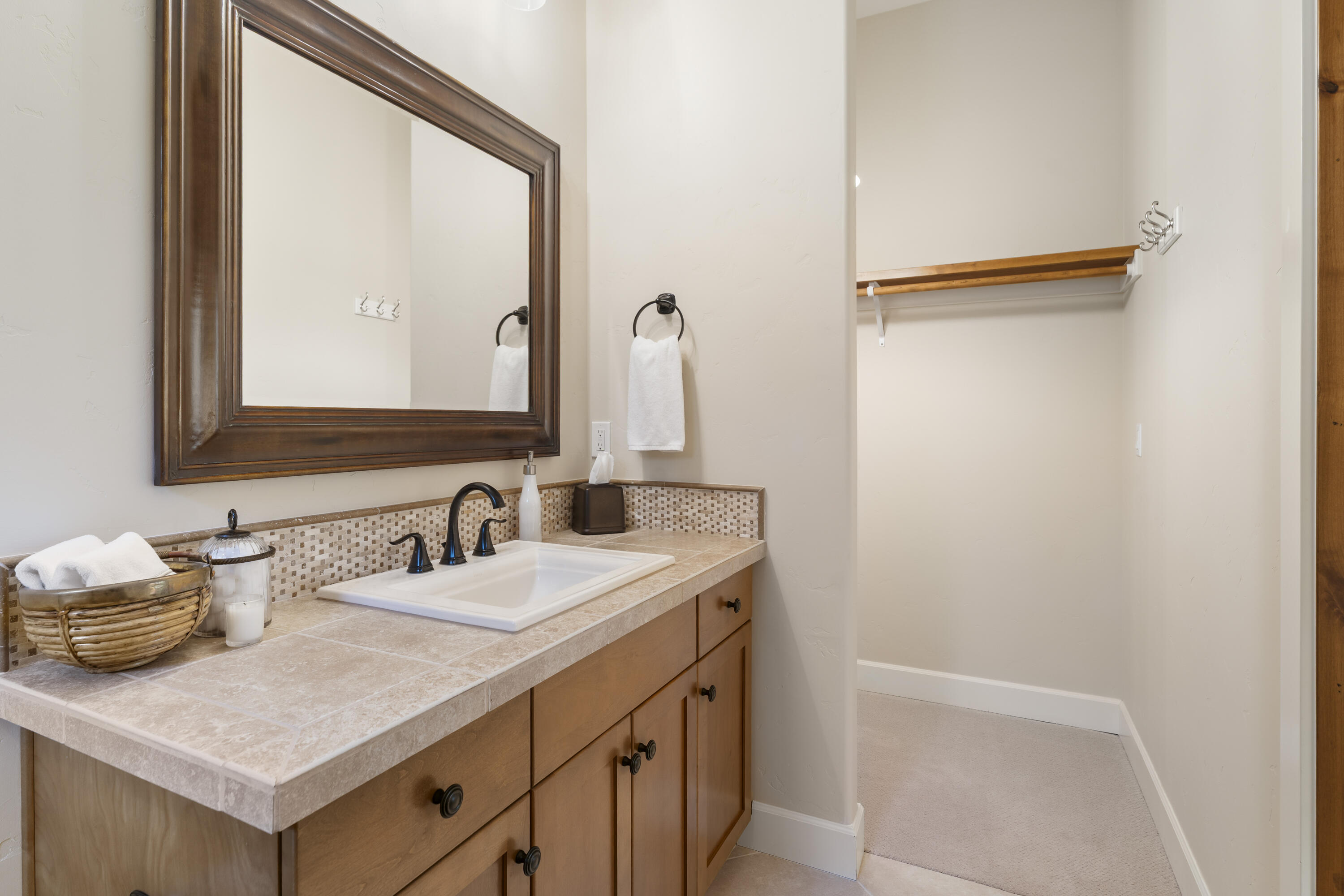 56155 Sable Rock Loop, 277