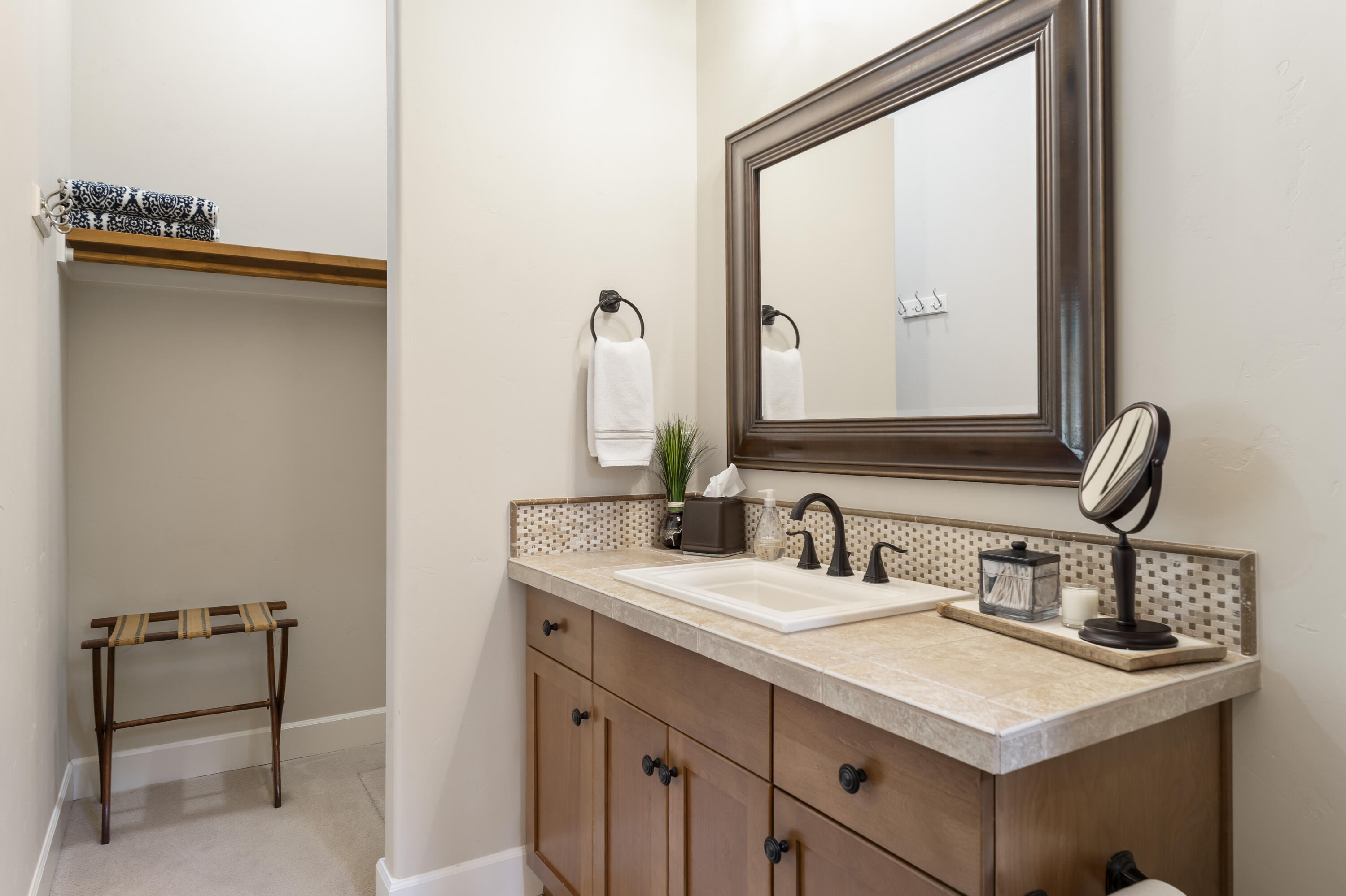 56155 Sable Rock Loop, 277