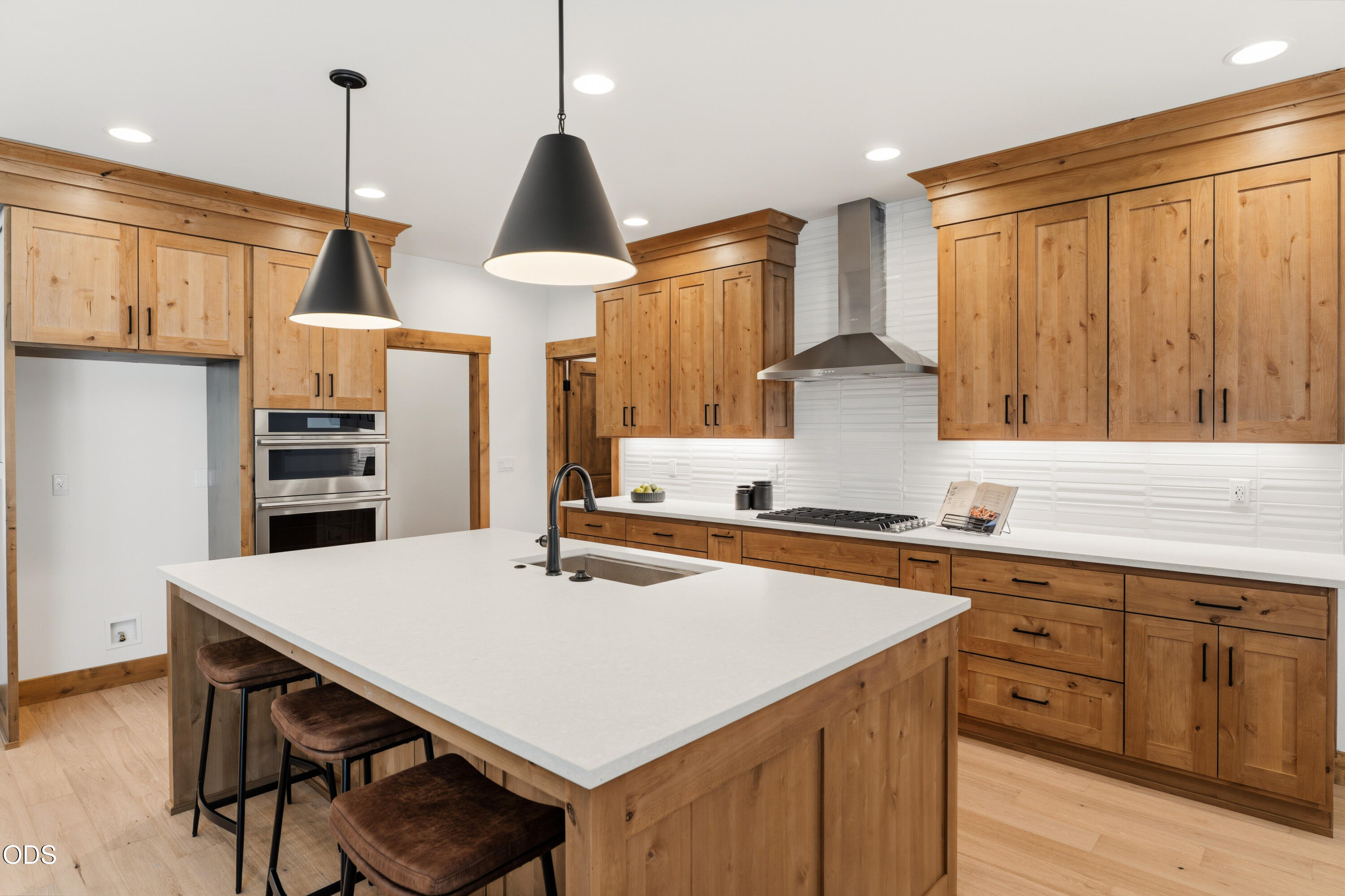17779 Preservation Loop, 465