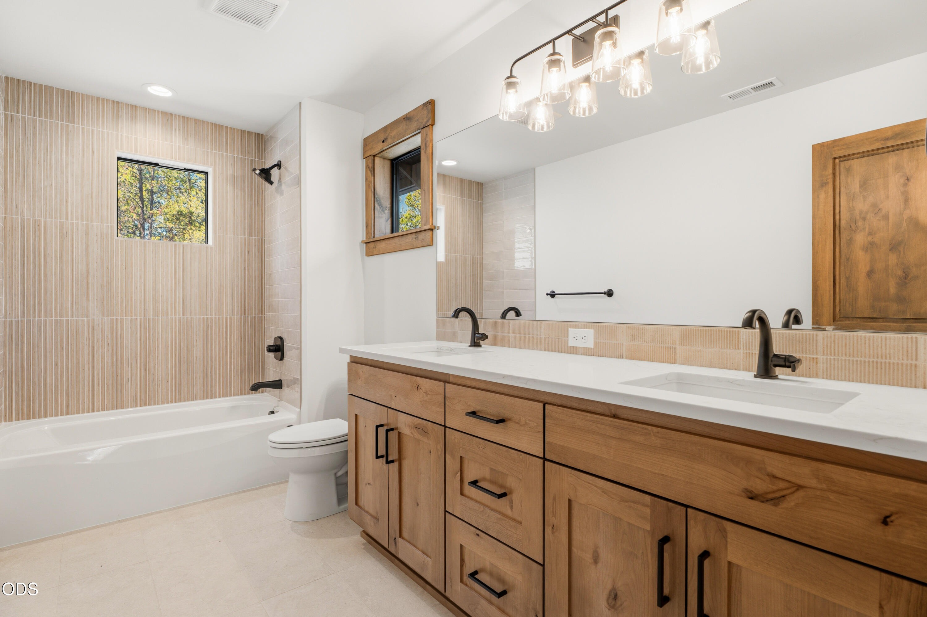 17779 Preservation Loop, 465
