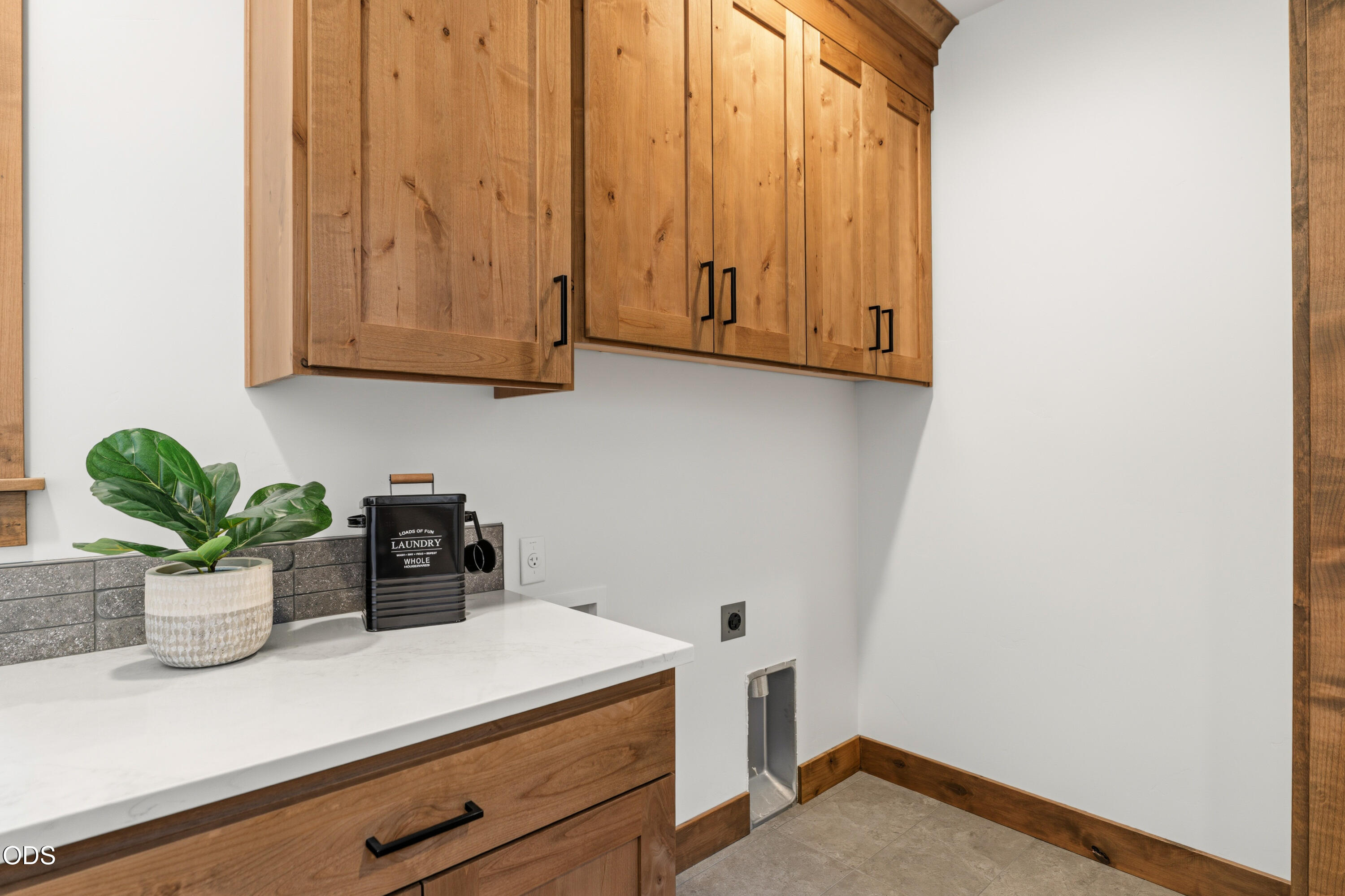 17779 Preservation Loop, 465