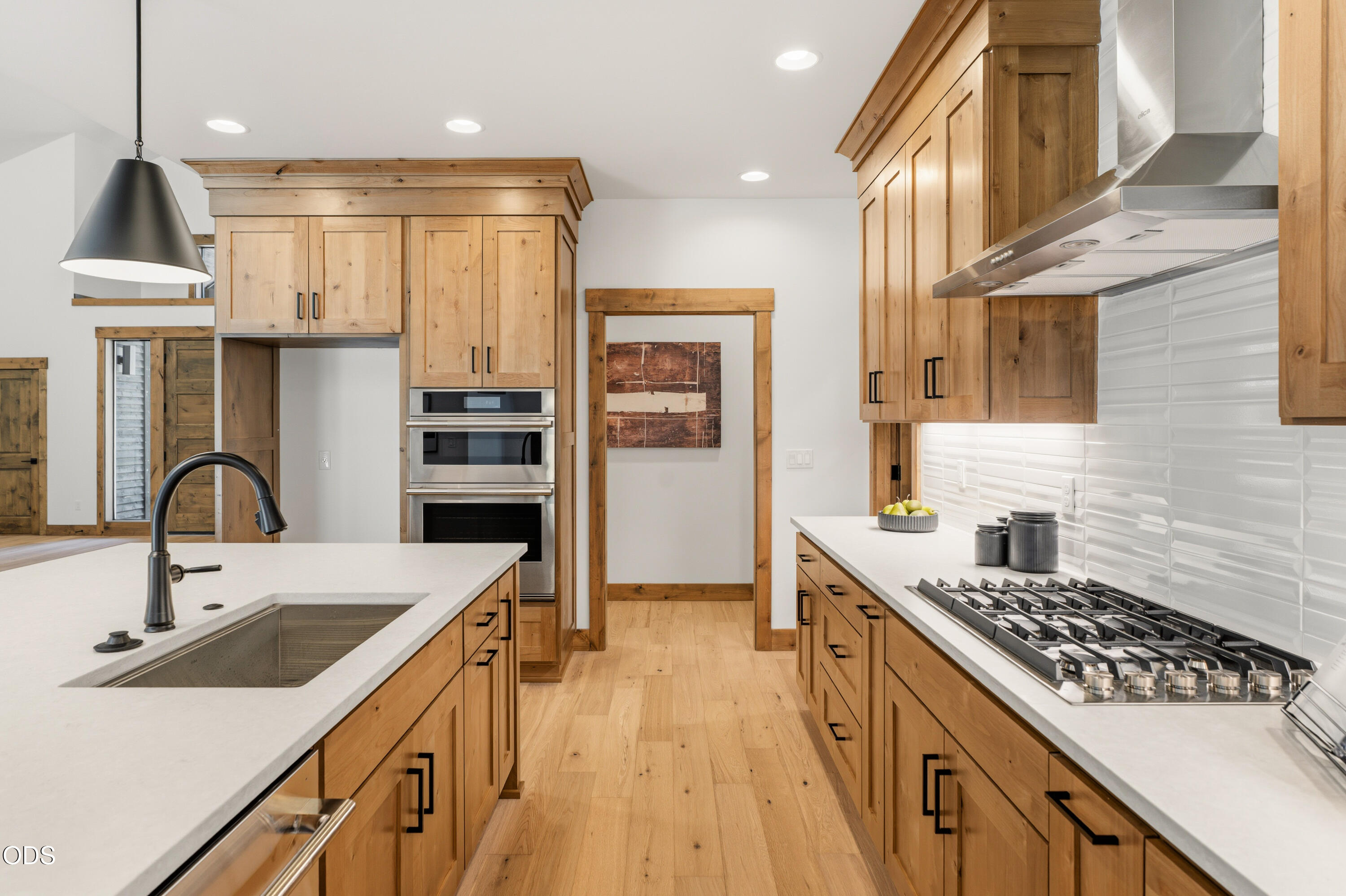 17779 Preservation Loop, 465