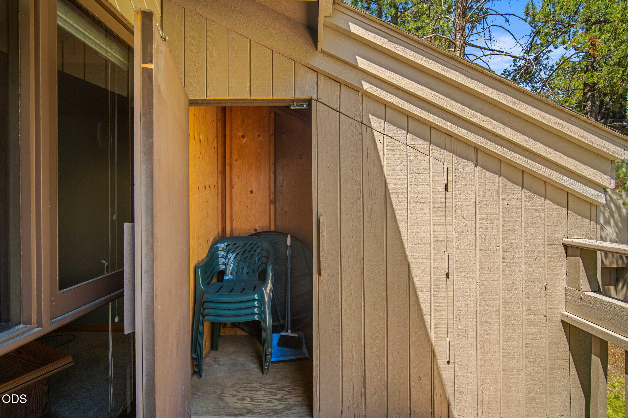 57218 Island Road, 18