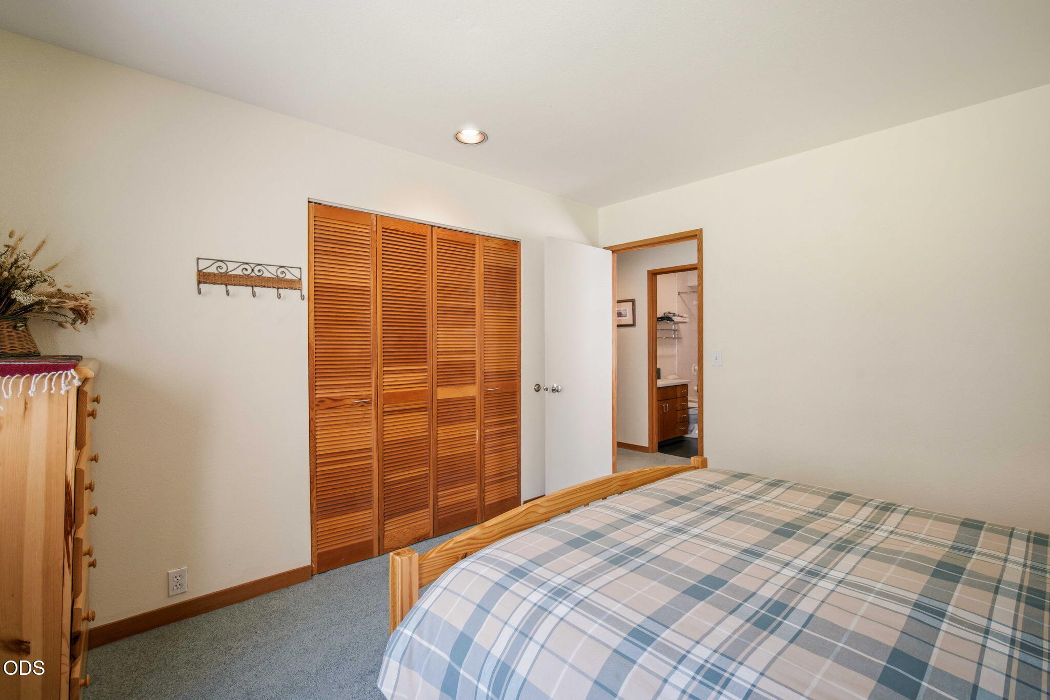 57218 Island Road, 18
