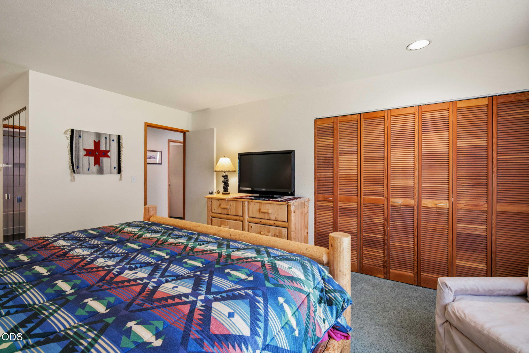57218 Island Road, 18