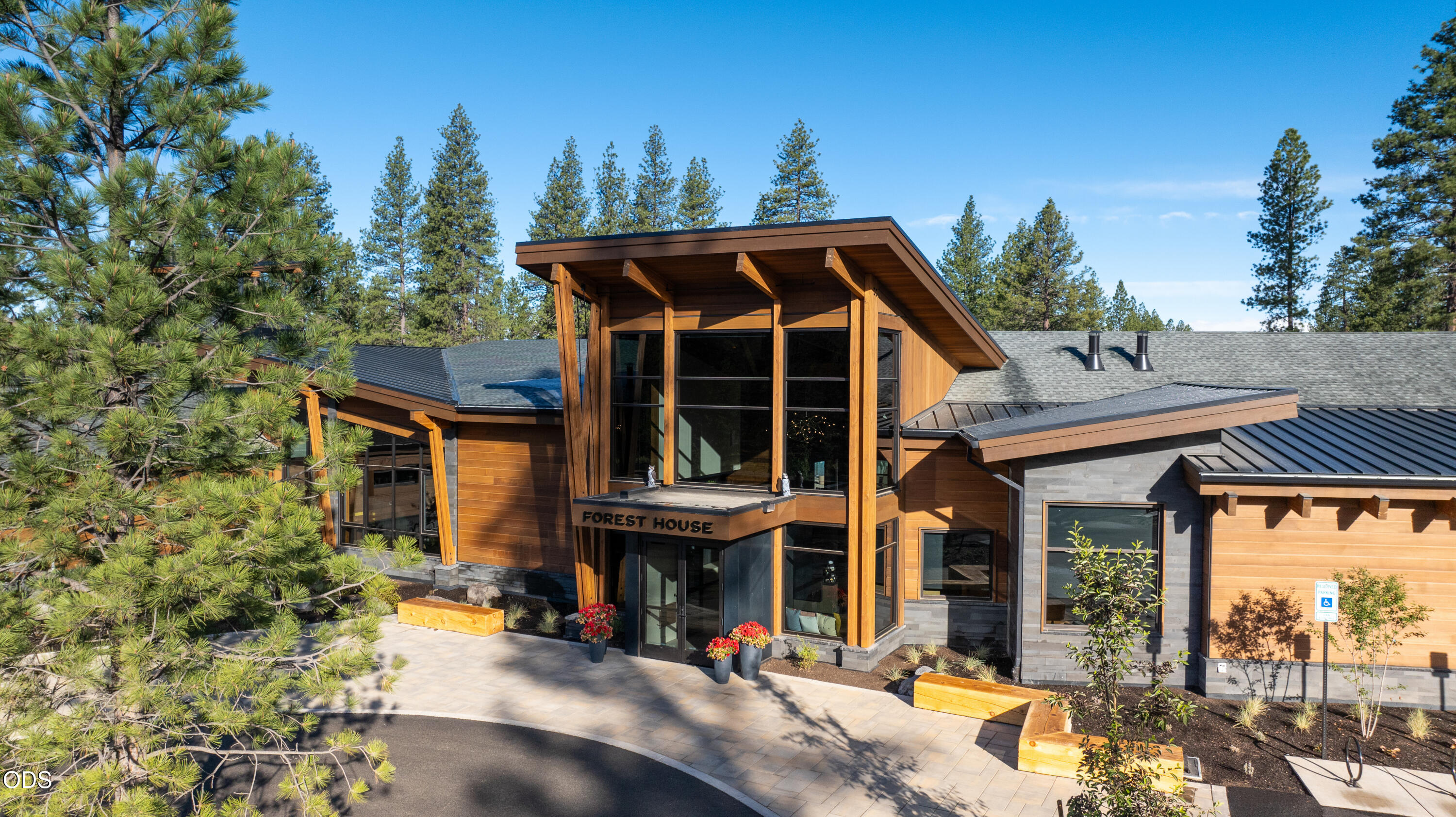 56213 Mirror Rock Loop, 374