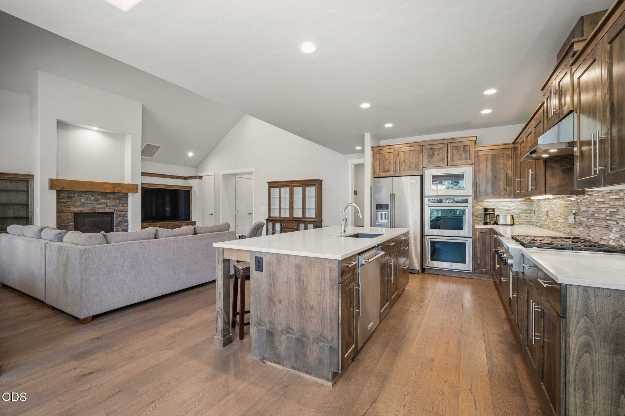 2596 NW Pine Terrace Drive