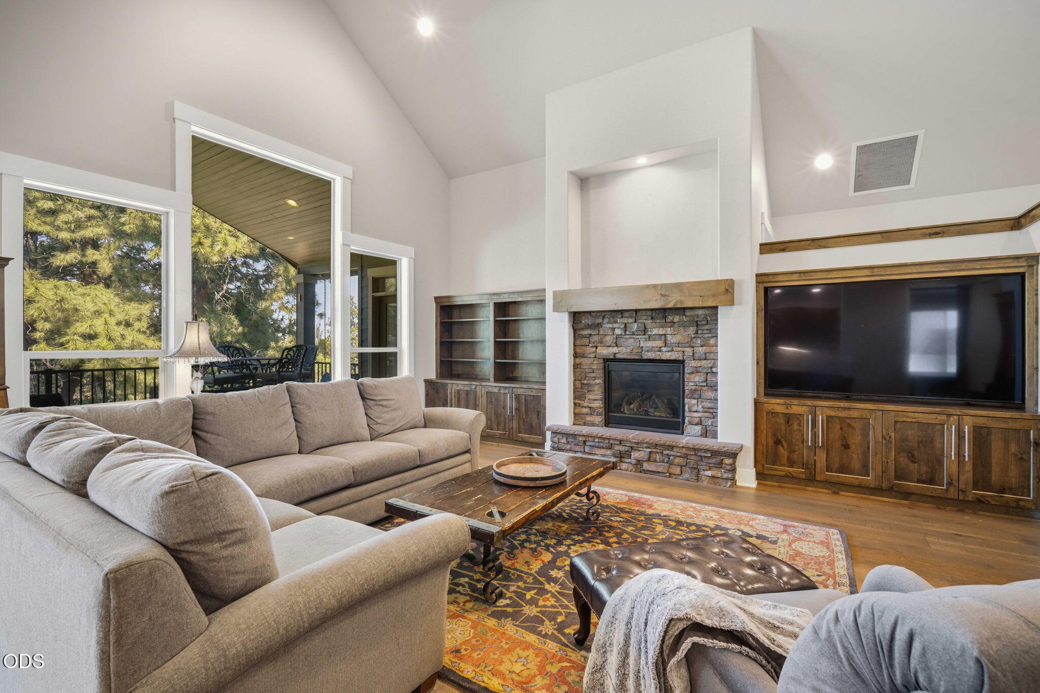 2596 NW Pine Terrace Drive