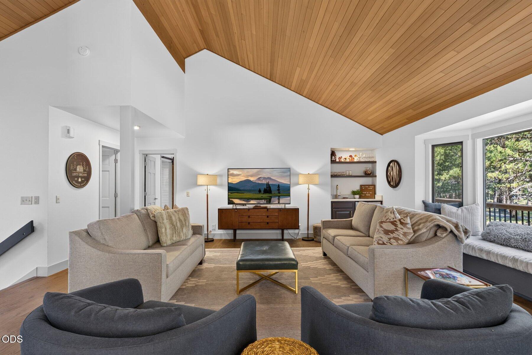 17907 Lofty Lane, #4