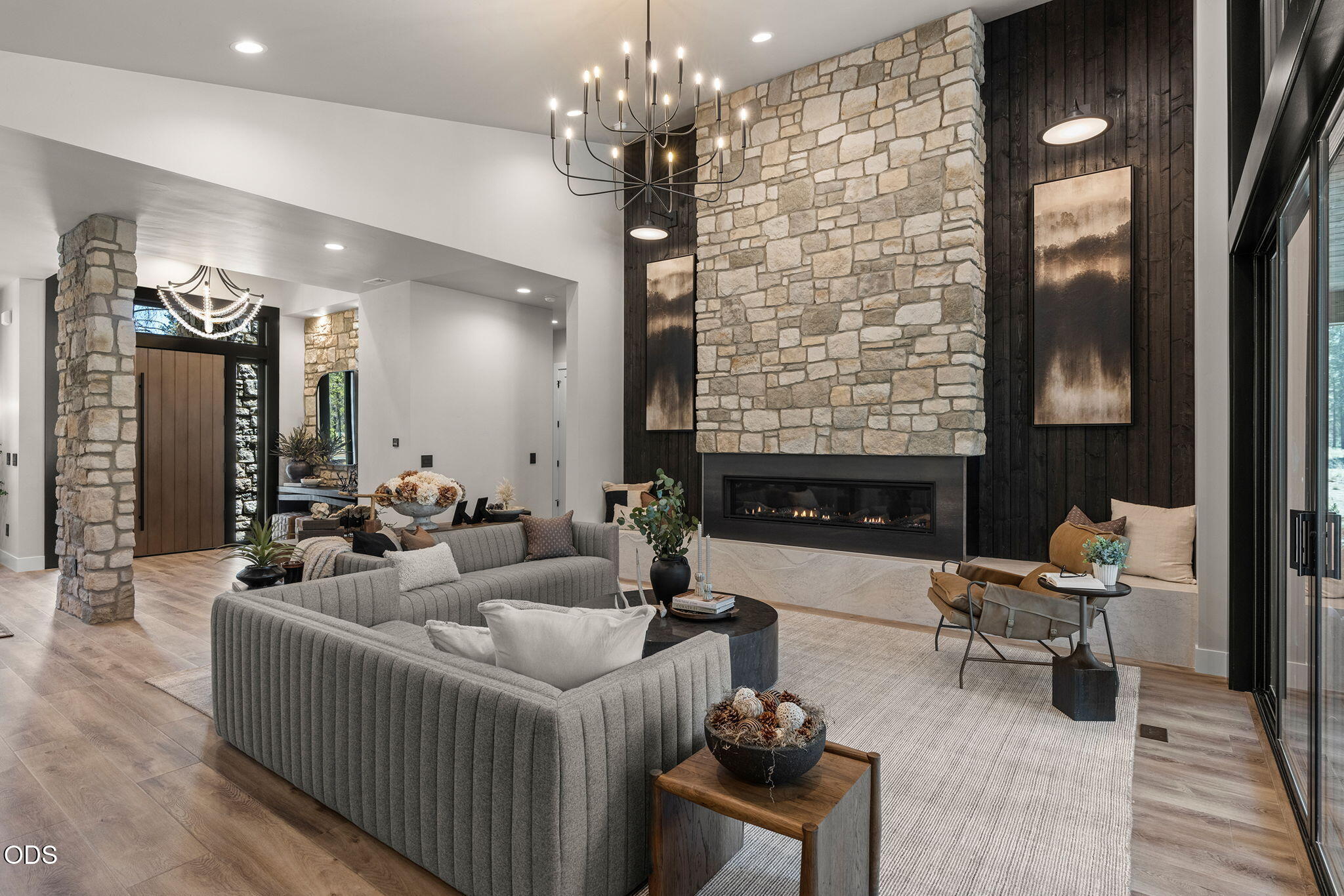 17833 Preservation Loop, 429