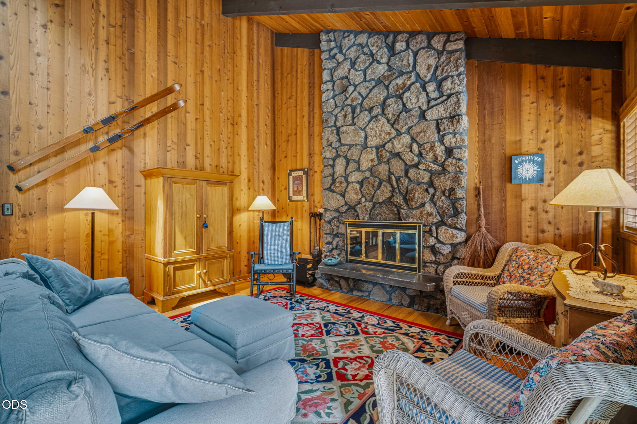 56828 Deschutes Lane, 7