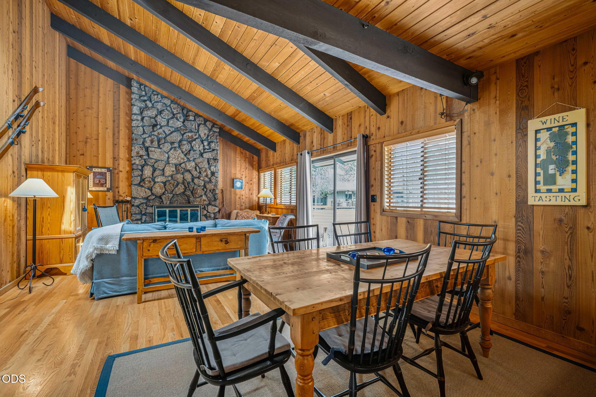 56828 Deschutes Lane, 7
