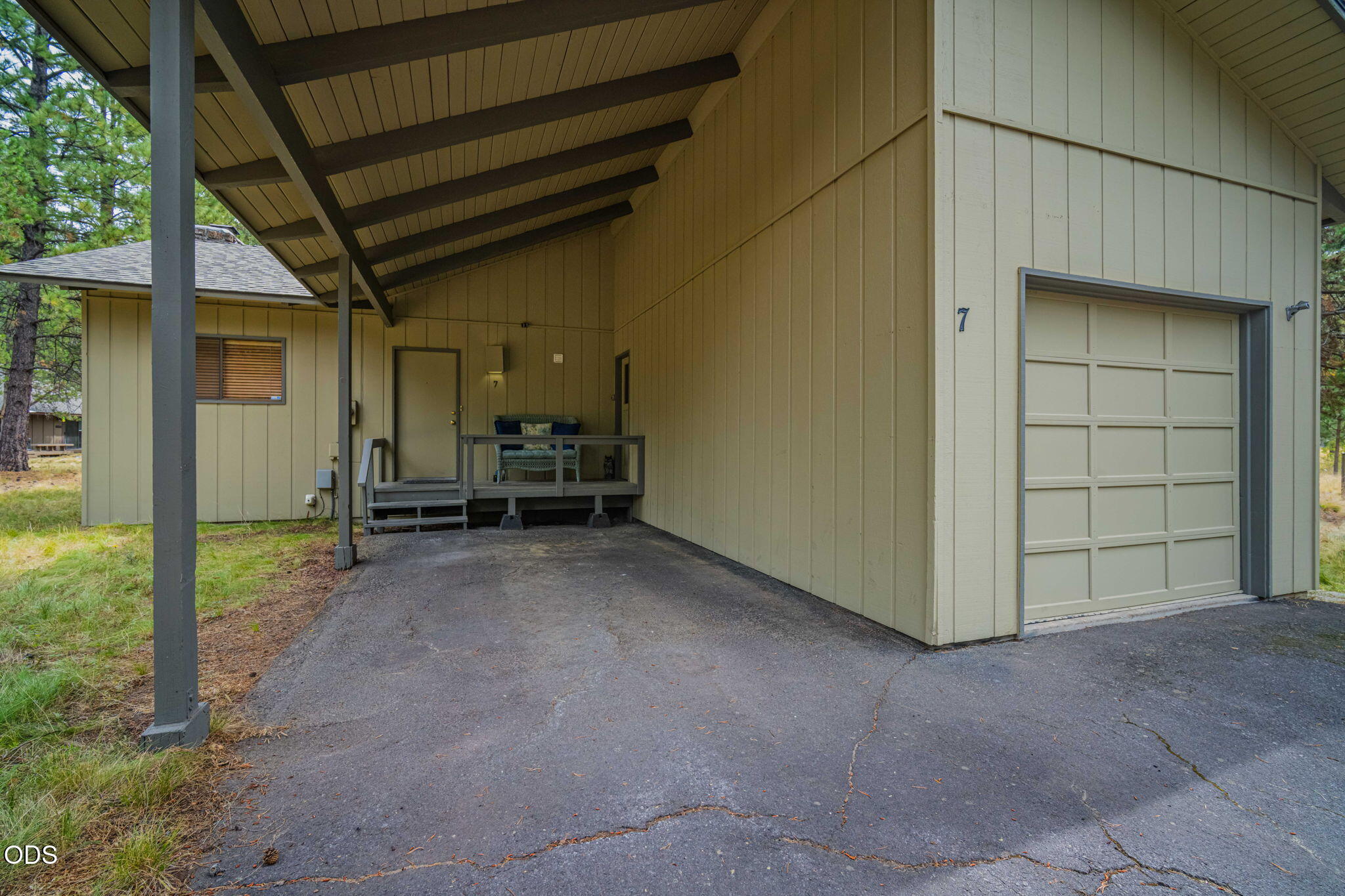 56828 Deschutes Lane, 7