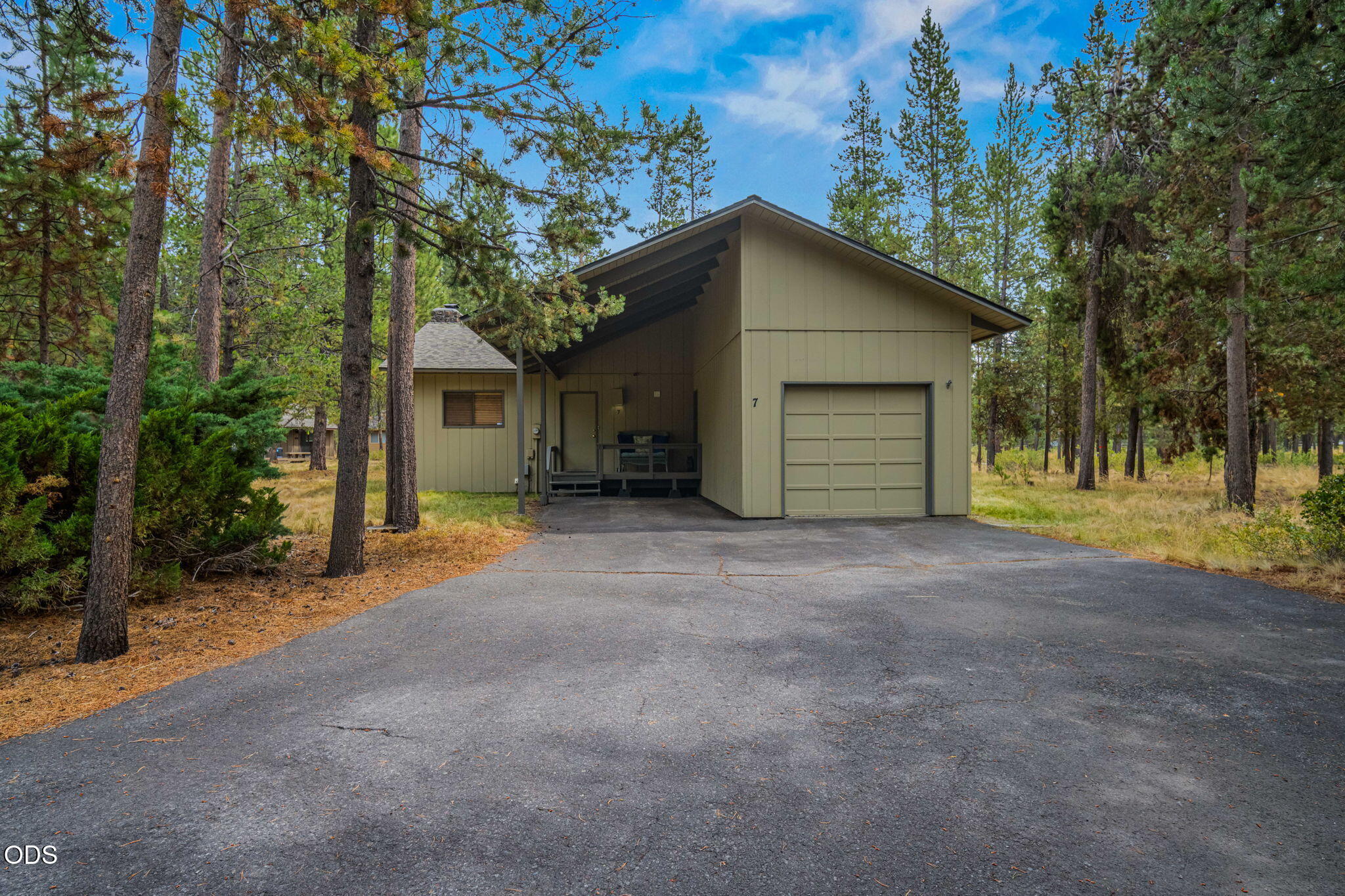 56828 Deschutes Lane, 7