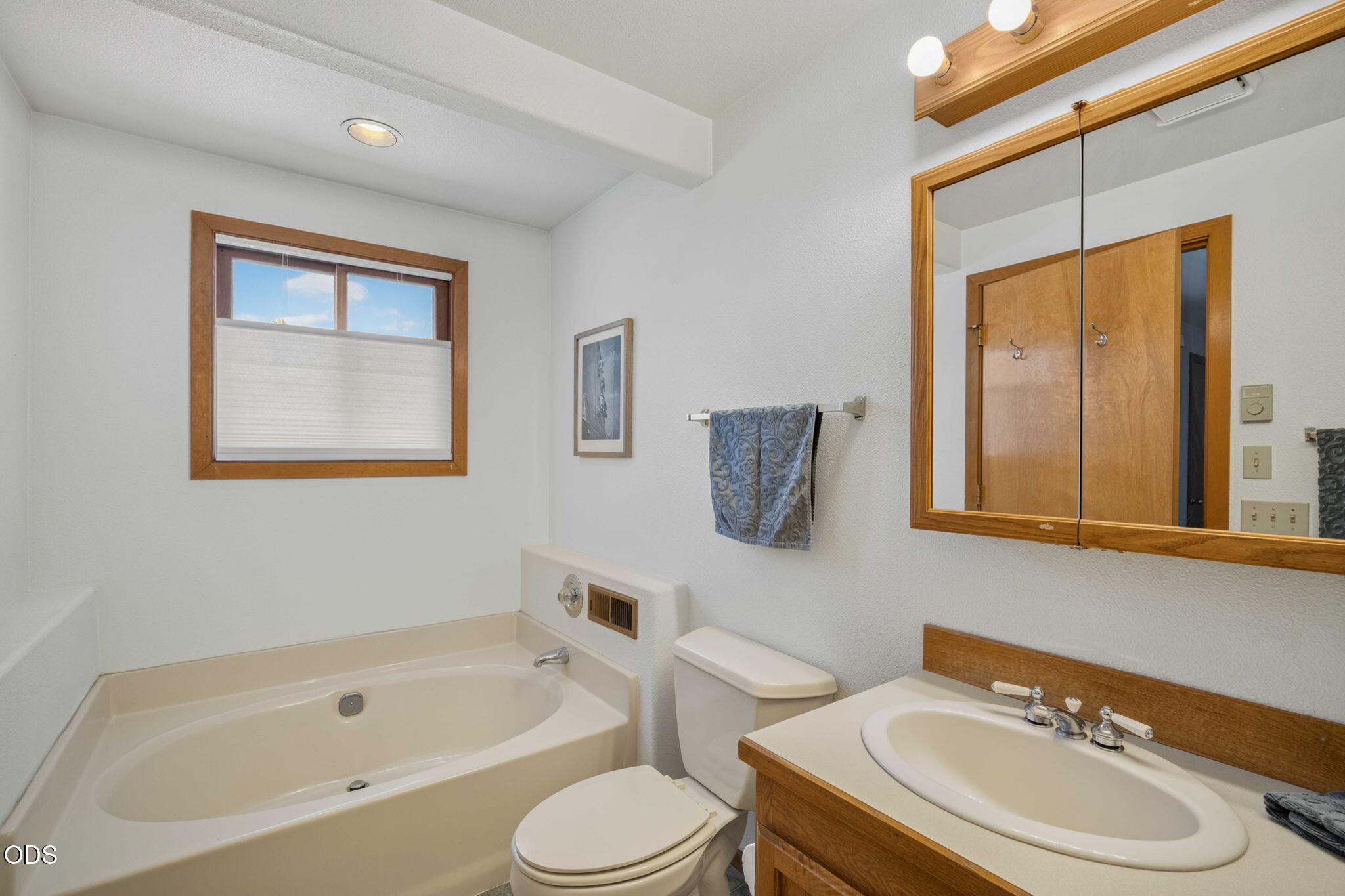 1050 NE Butler Market Road, APT 37