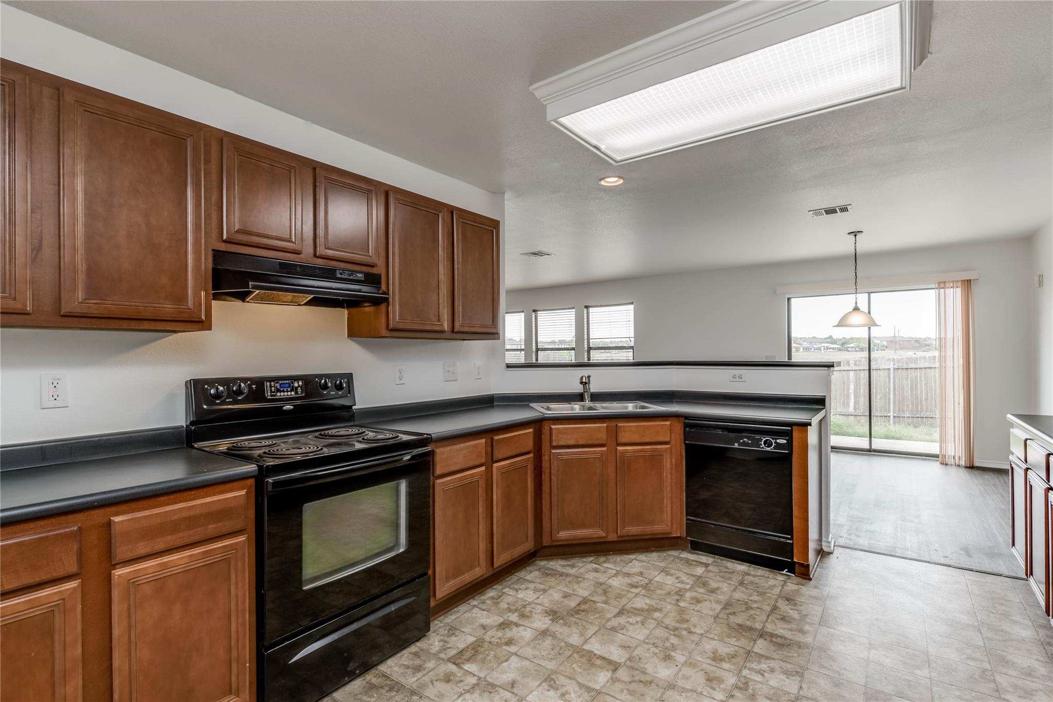 6521 Quinton DR