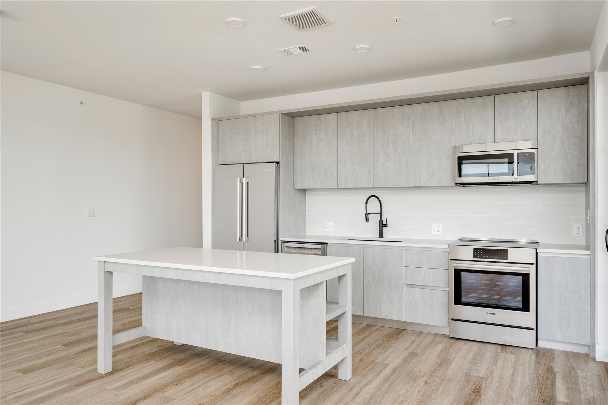 4315 S Congress Ave # 526