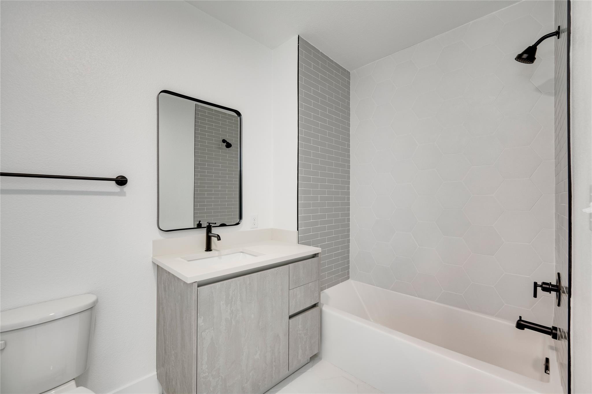 4315 S Congress Ave # 526