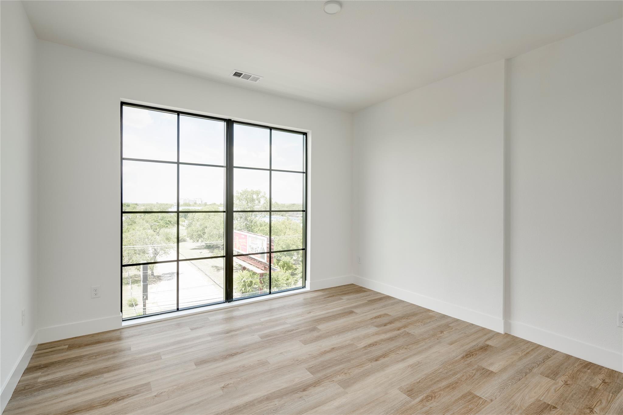 4315 S Congress Ave # 526