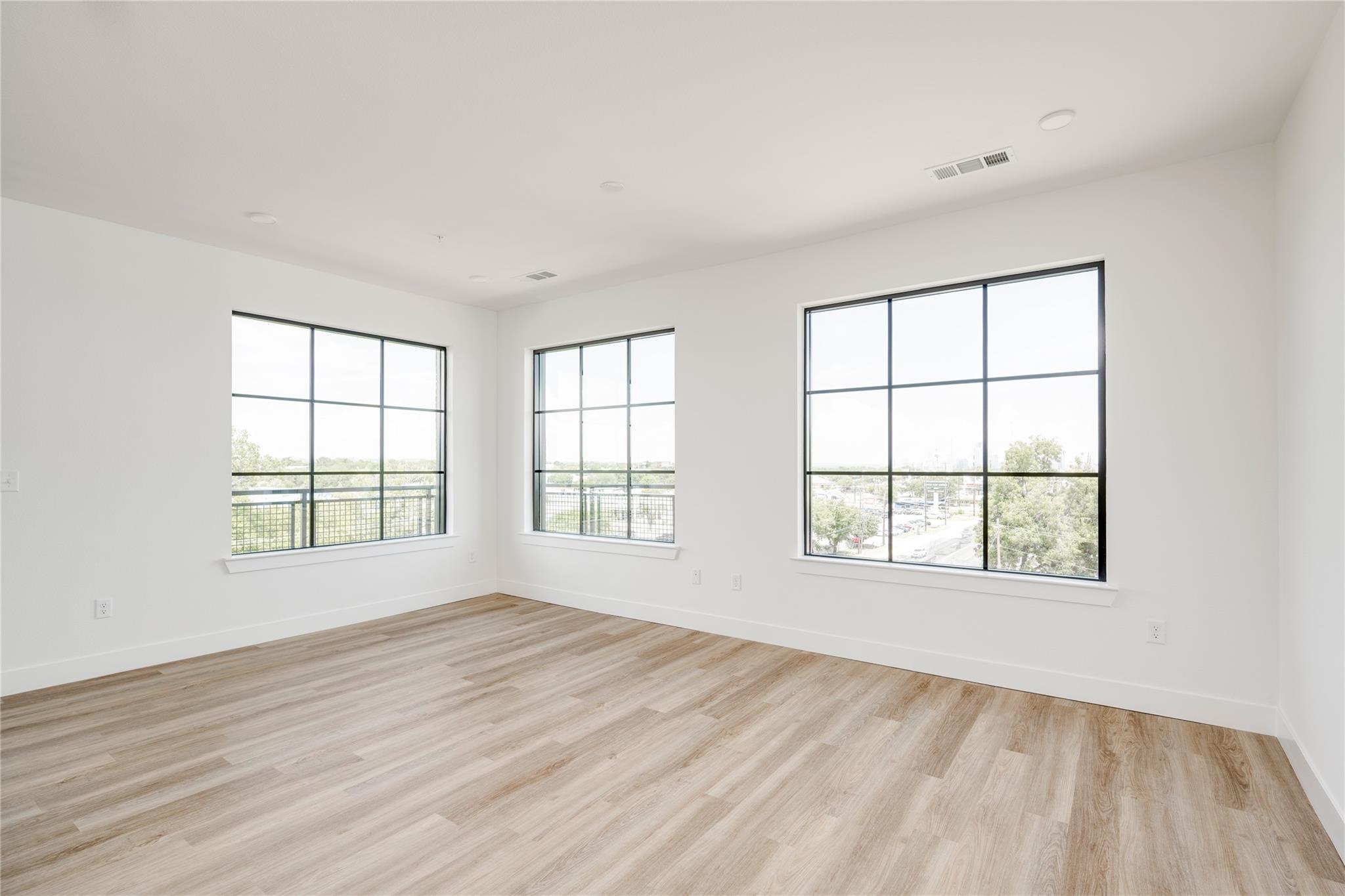 4315 S Congress Ave # 526