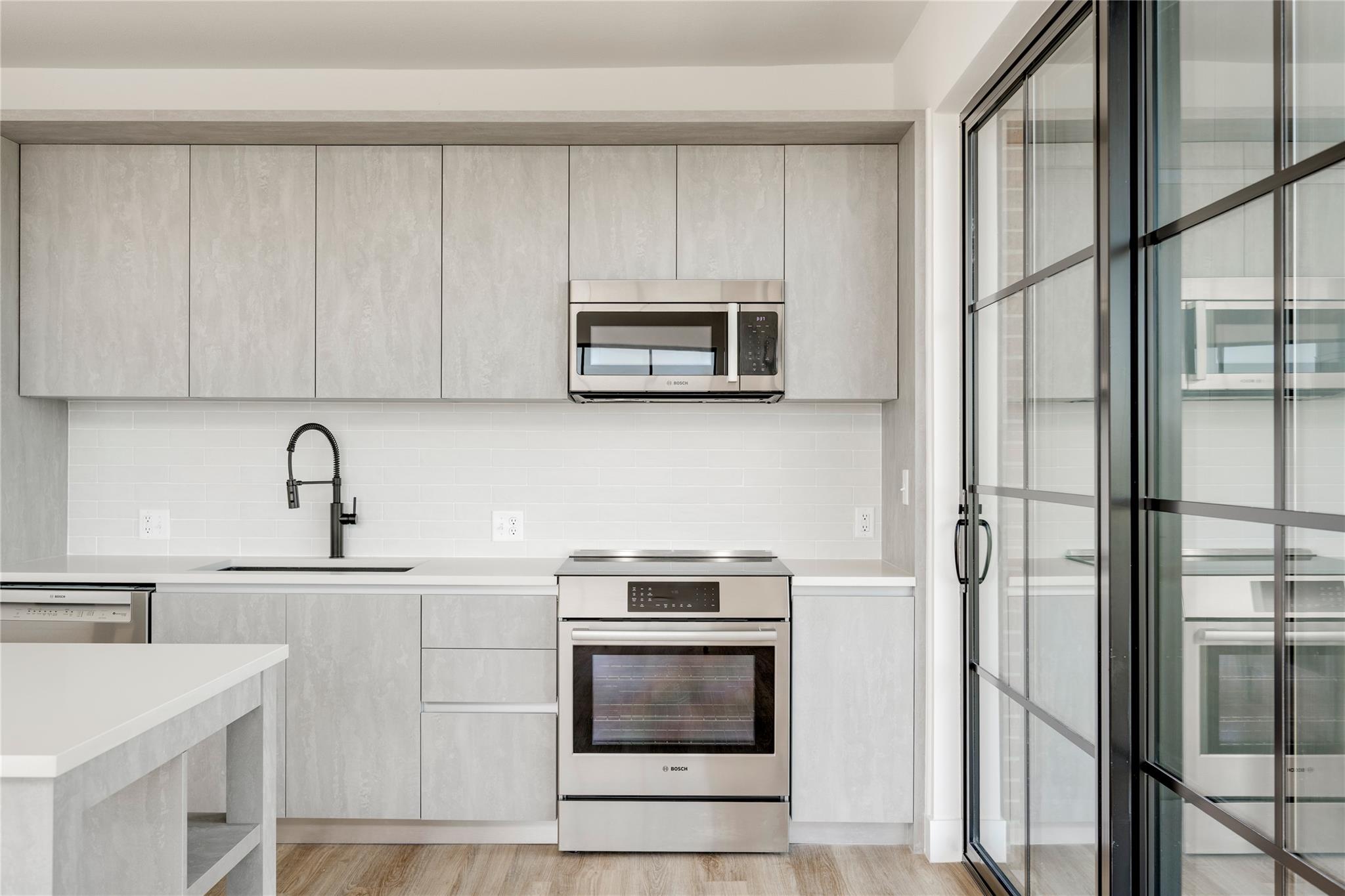 4315 S Congress Ave # 526