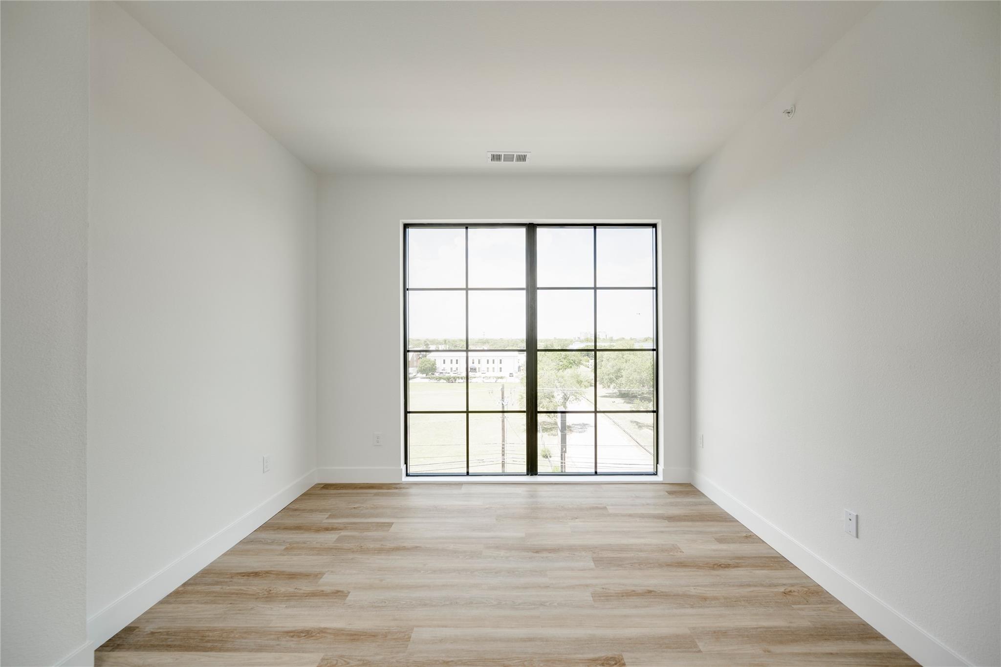 4315 S Congress Ave # 526